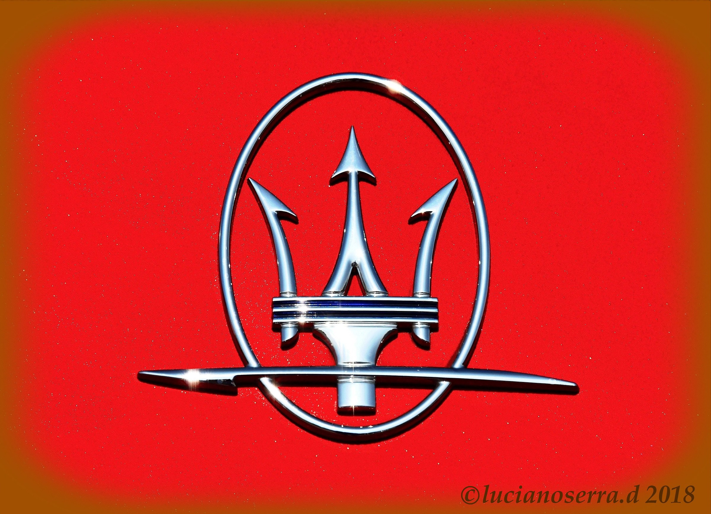 Attuale simbolo della Maserati