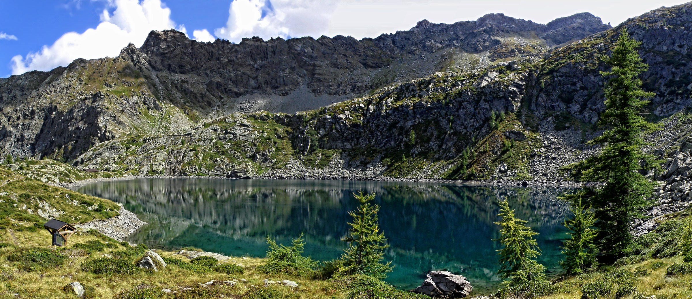 Vercoche Lake (2200 m)...