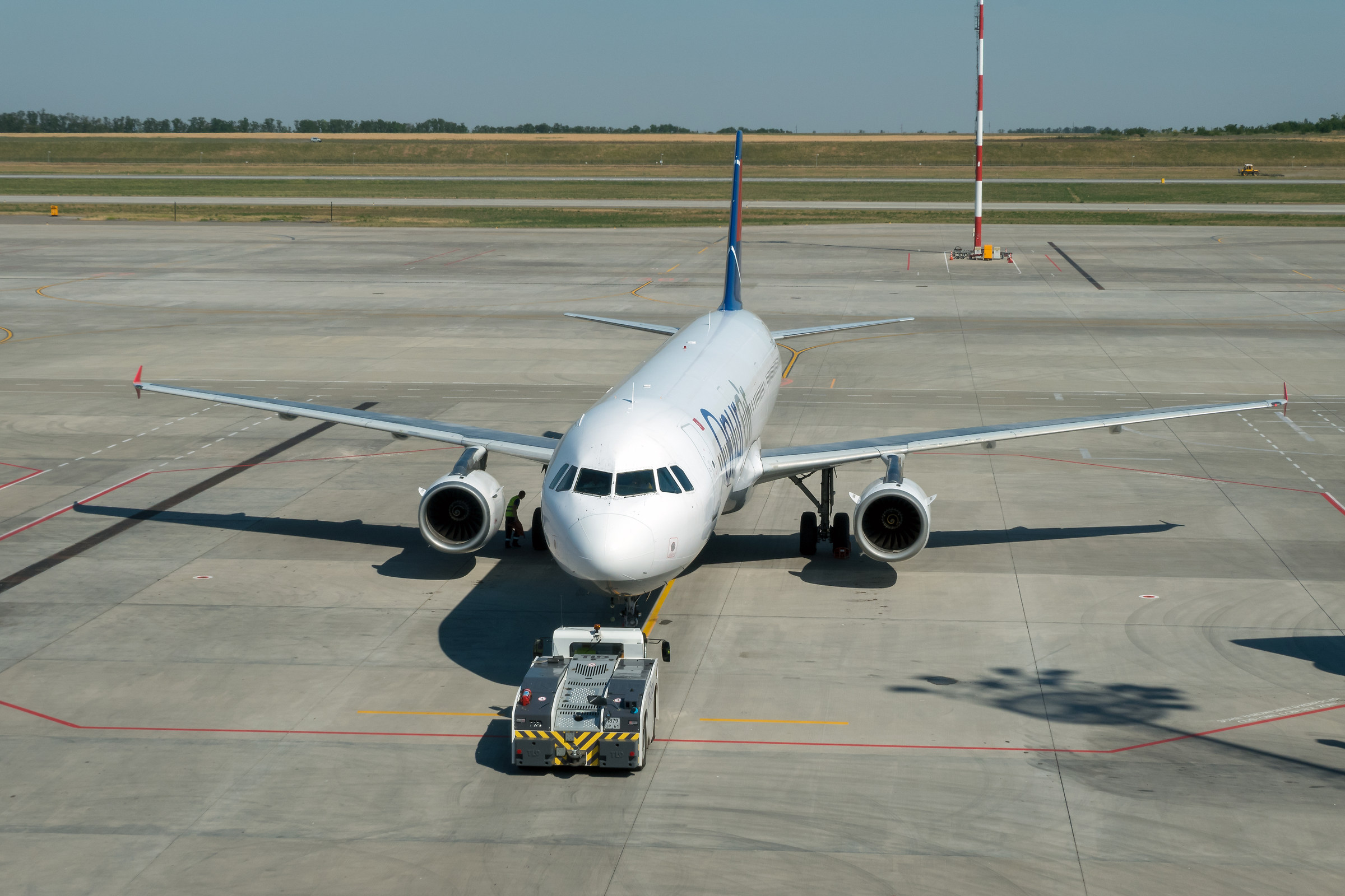 Airbus A320 in aeroporto "Platov"