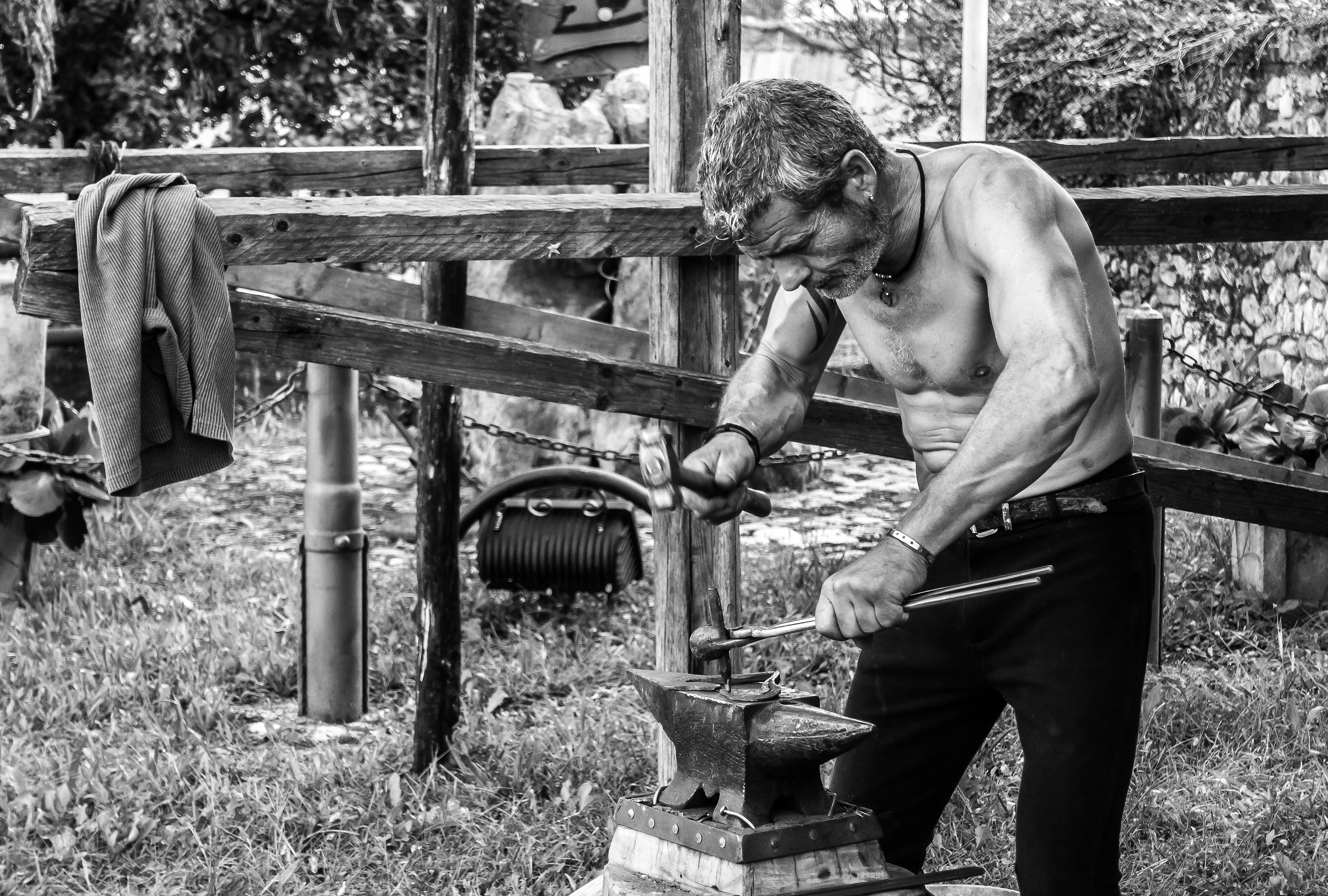 Medieval commemoration of Valvasone-the farrier