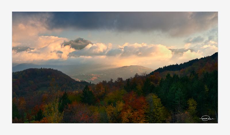 Monte Cusna engulfed in clouds