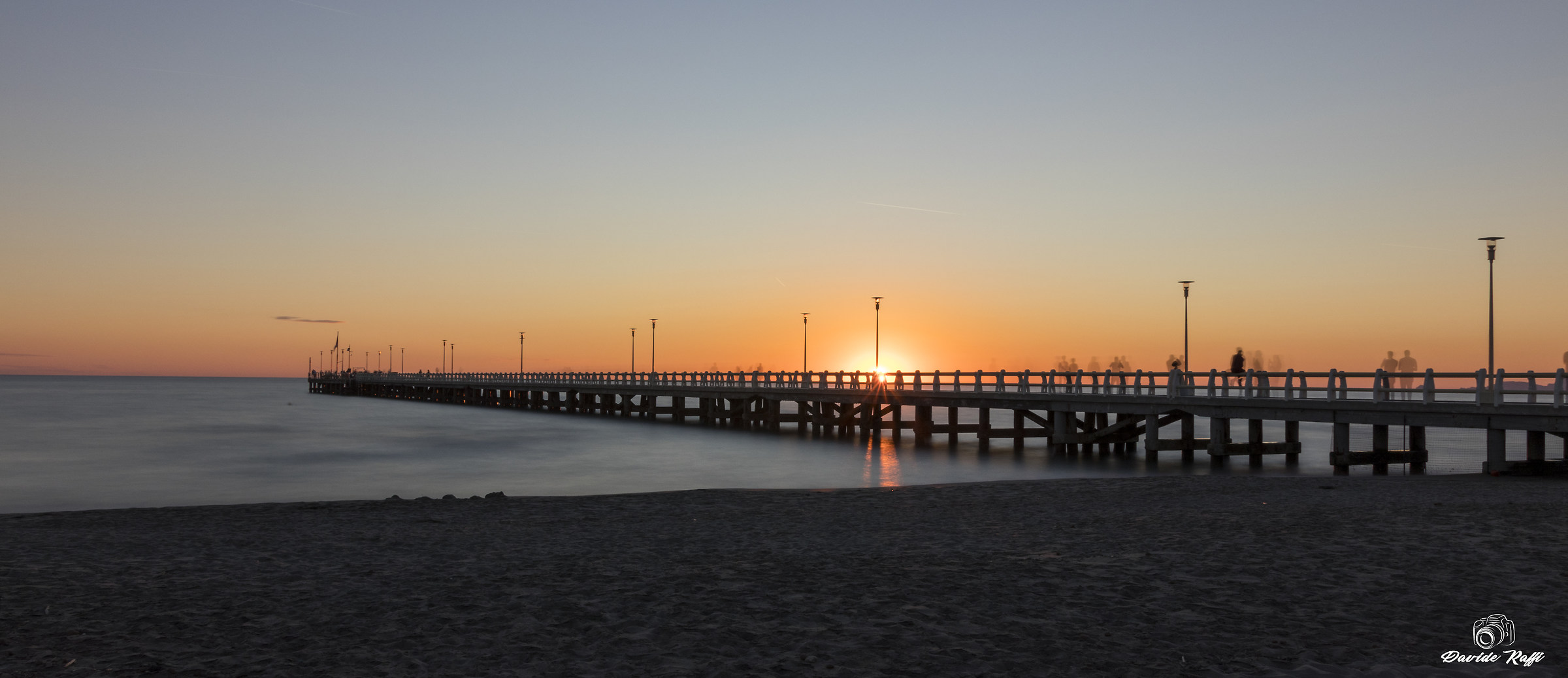 Strong pontoon of marbles, sunset on a sea of silk