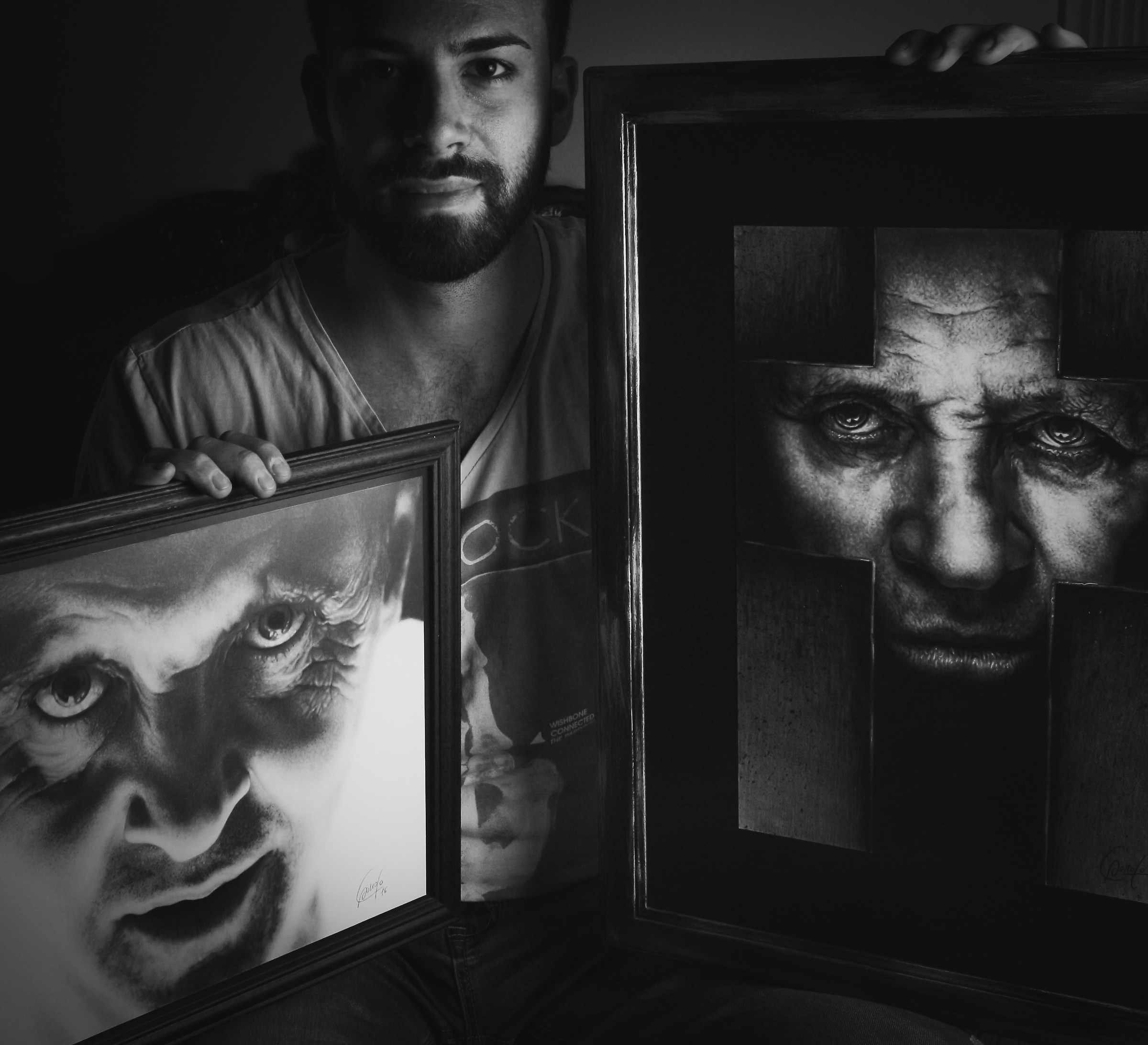 Tra foto e disegni a matita