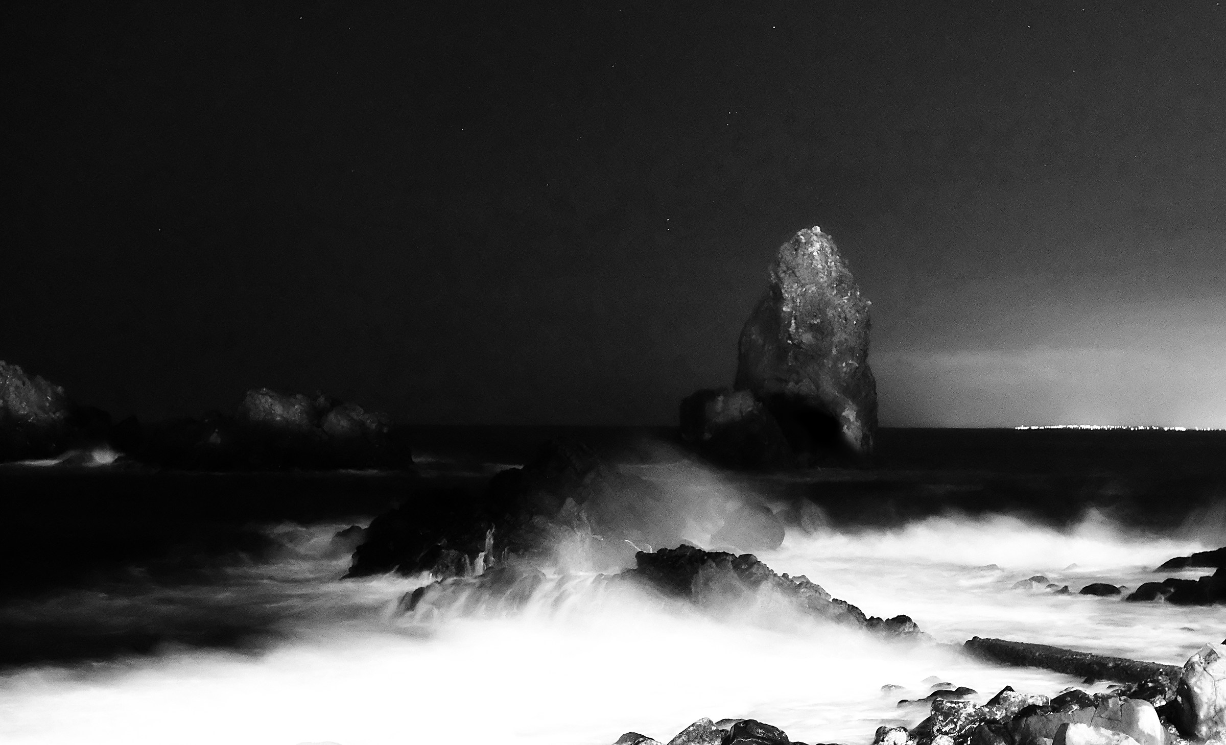 i faraglioni di acitrezza