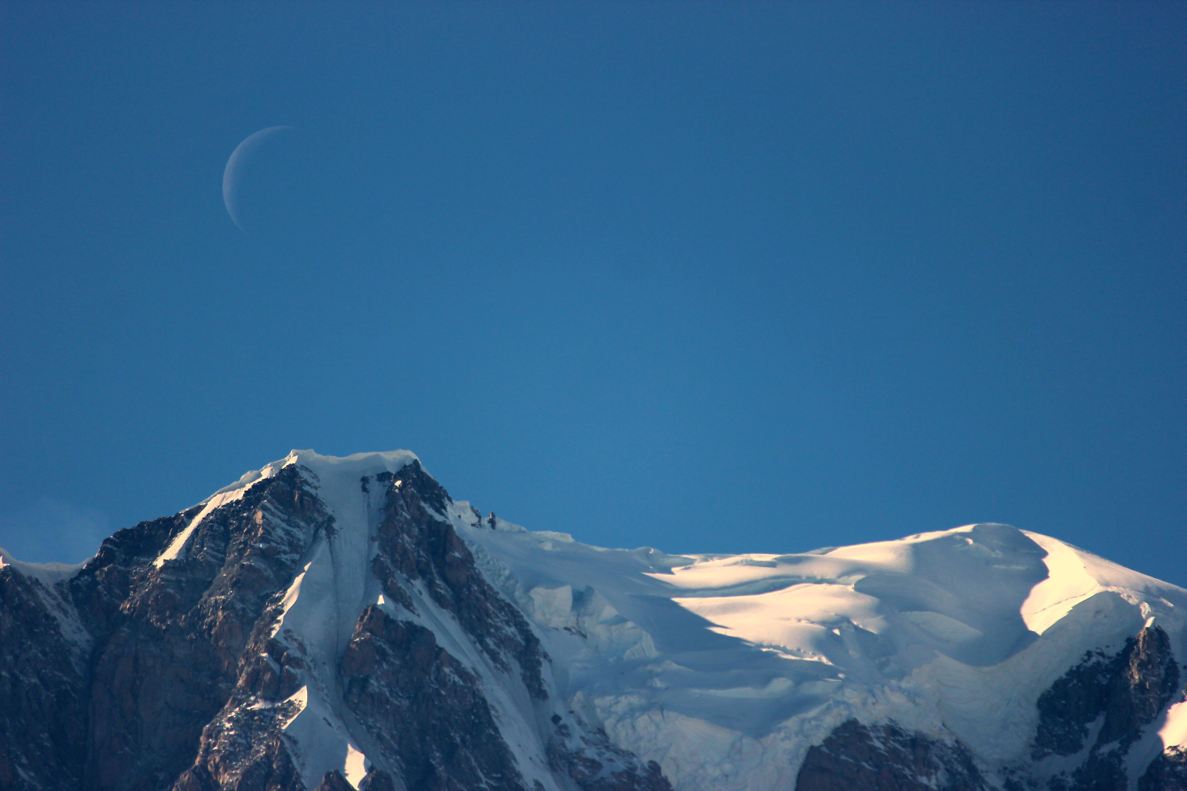 Il Monte Bianco e la luna