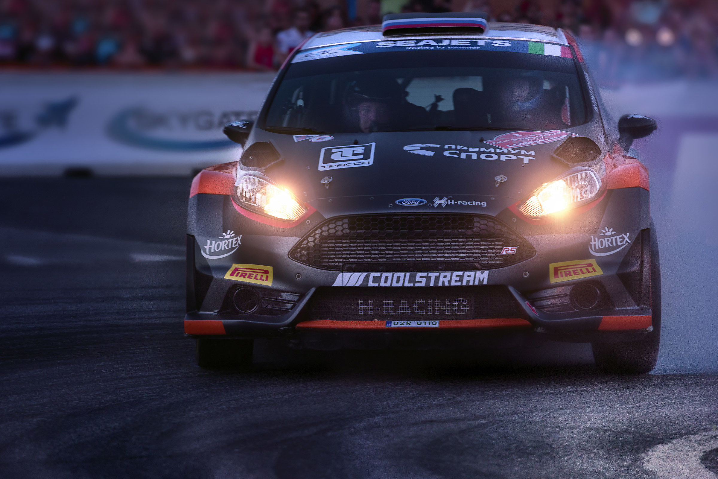 night time ford fiesta r5 performance motorsport  lukya