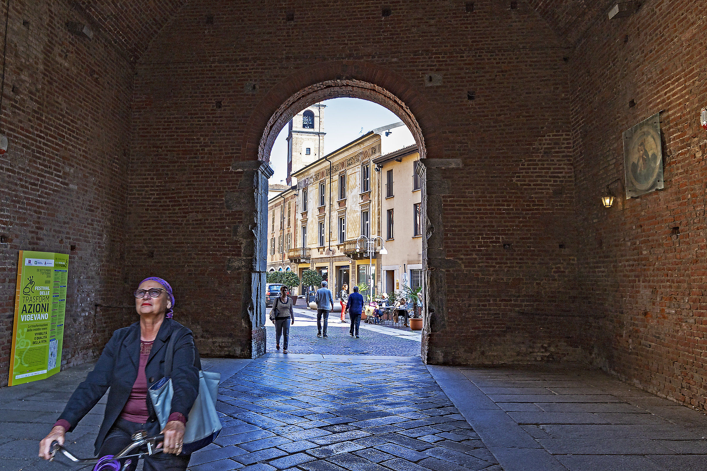 How beautiful it is to go on the bicycle