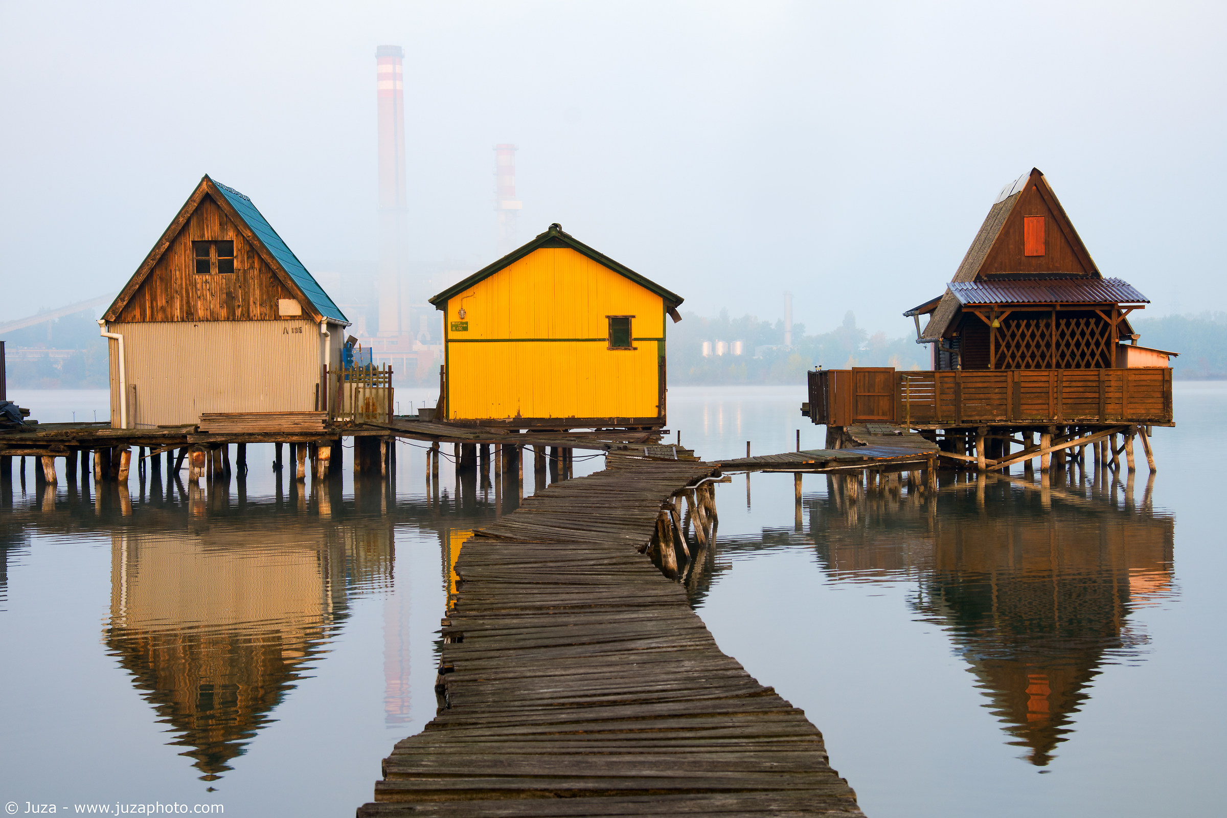 Tre case sul lago Bokodi