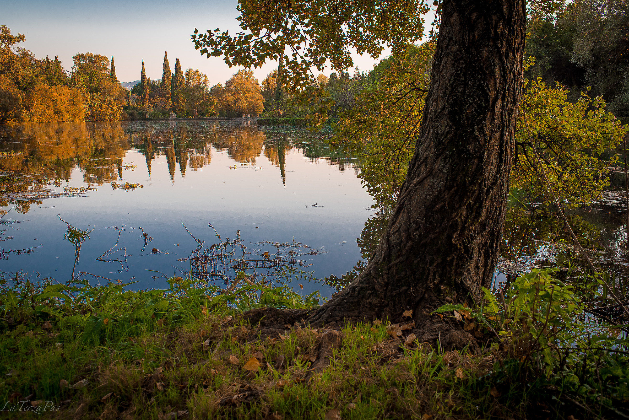 I giardini di Ninfa al tramonto