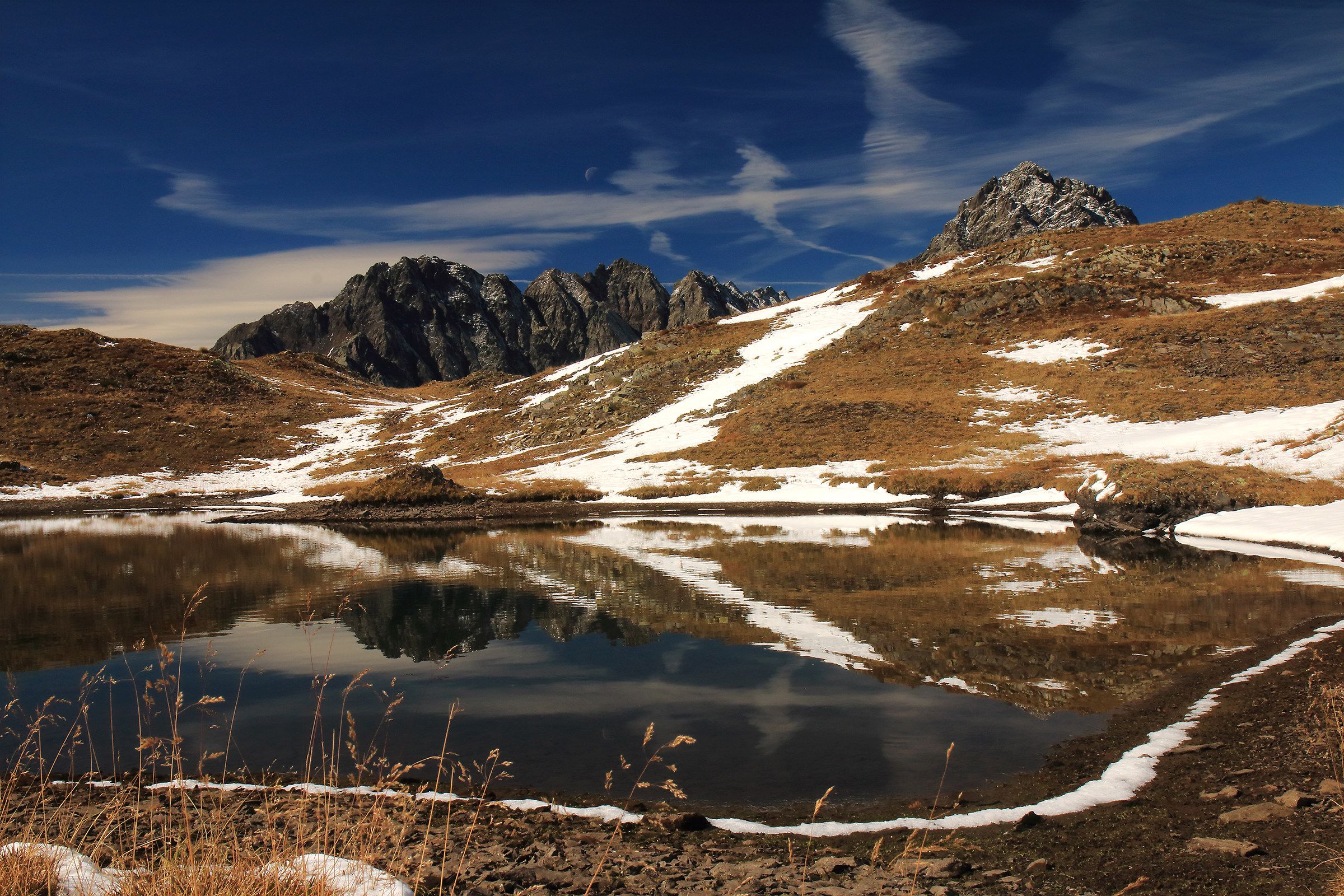 The Redorta reflects