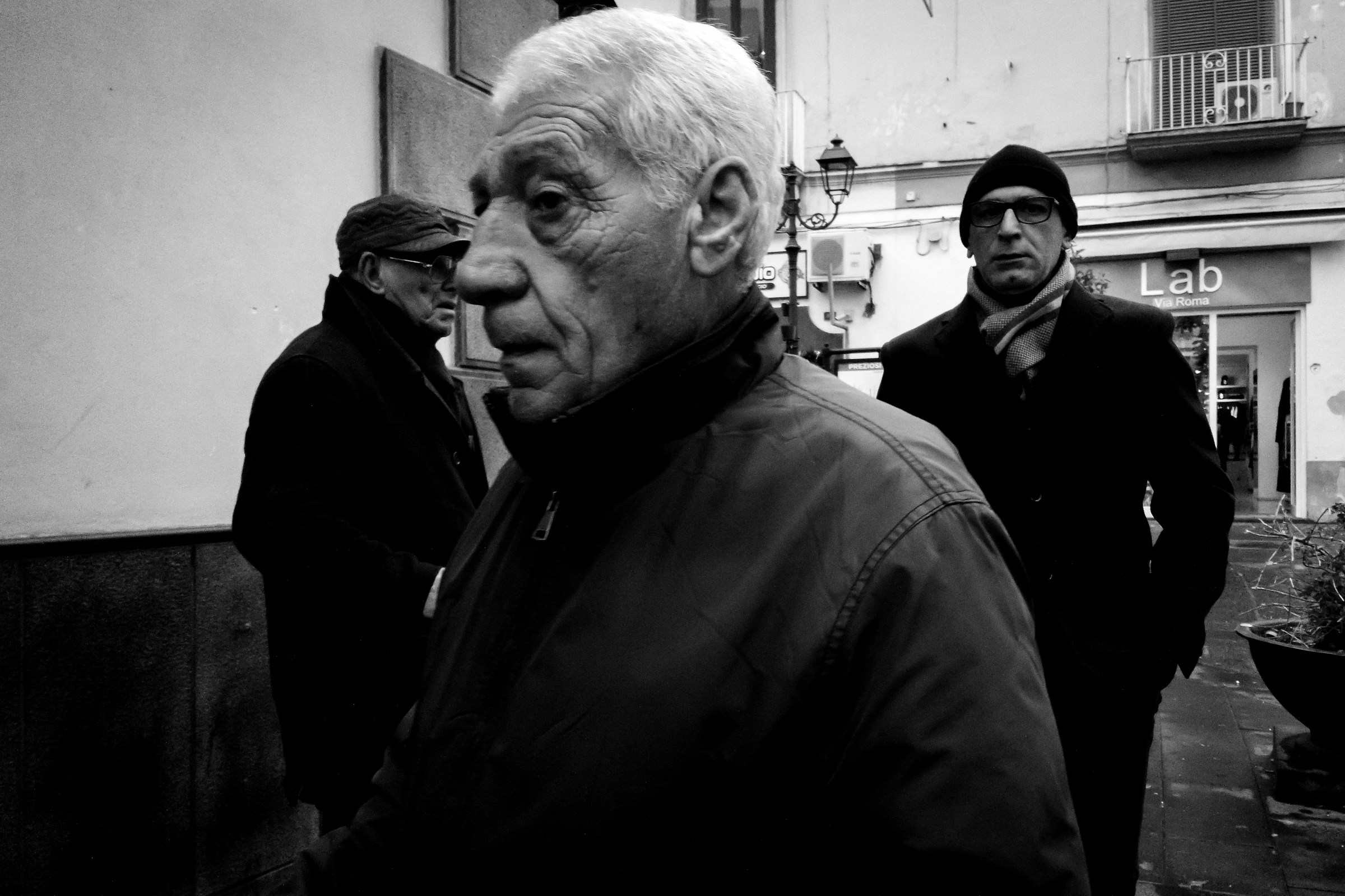 Con la coda dell'occhio