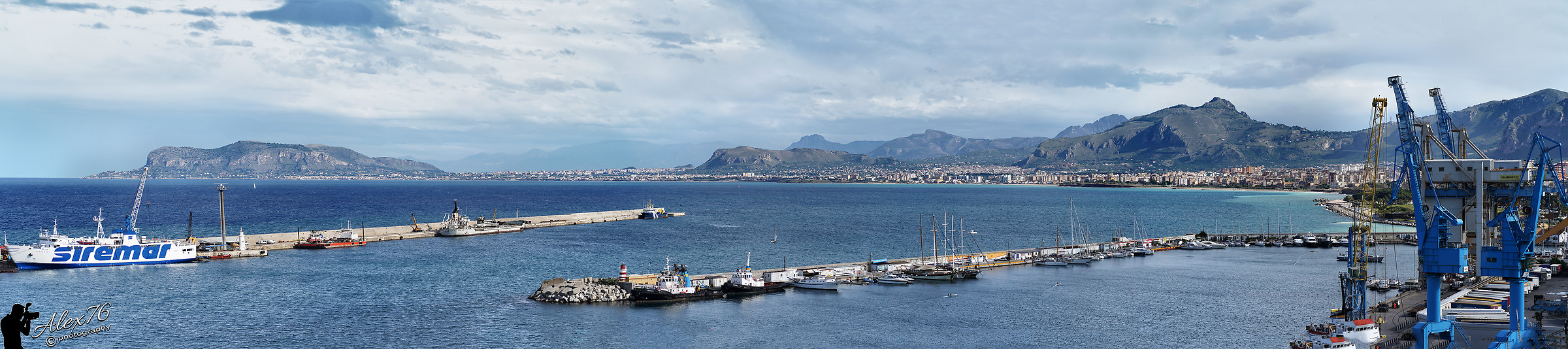 Overview of the port Gulf of Palermo