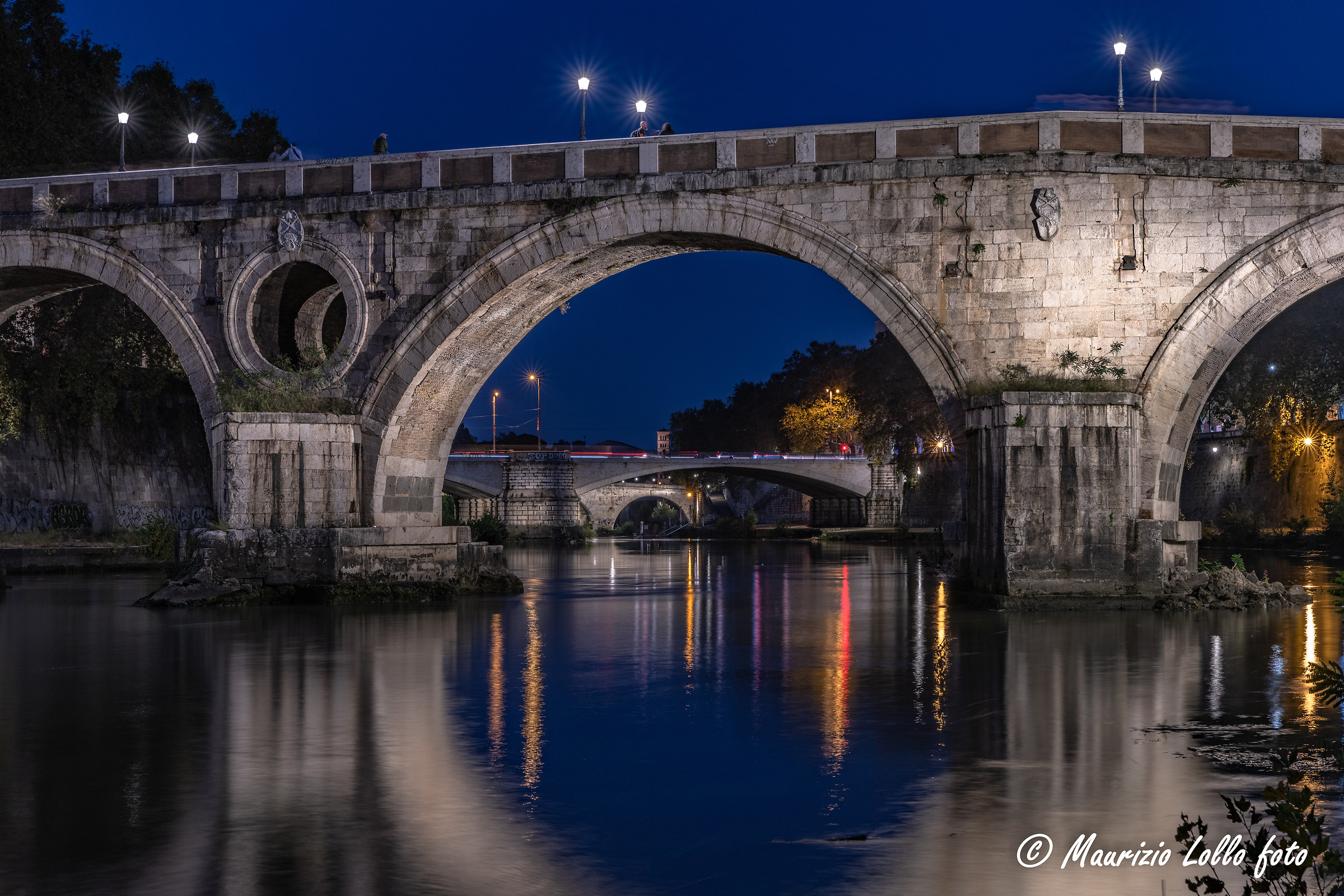 Tre ponti di Roma in blue hour