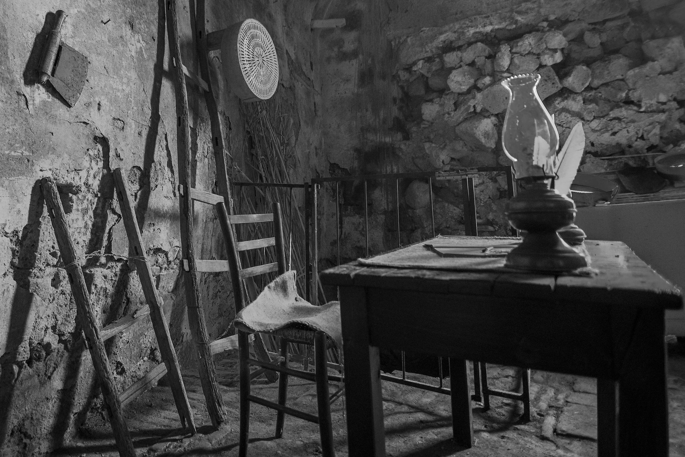 The "crate" of the oven