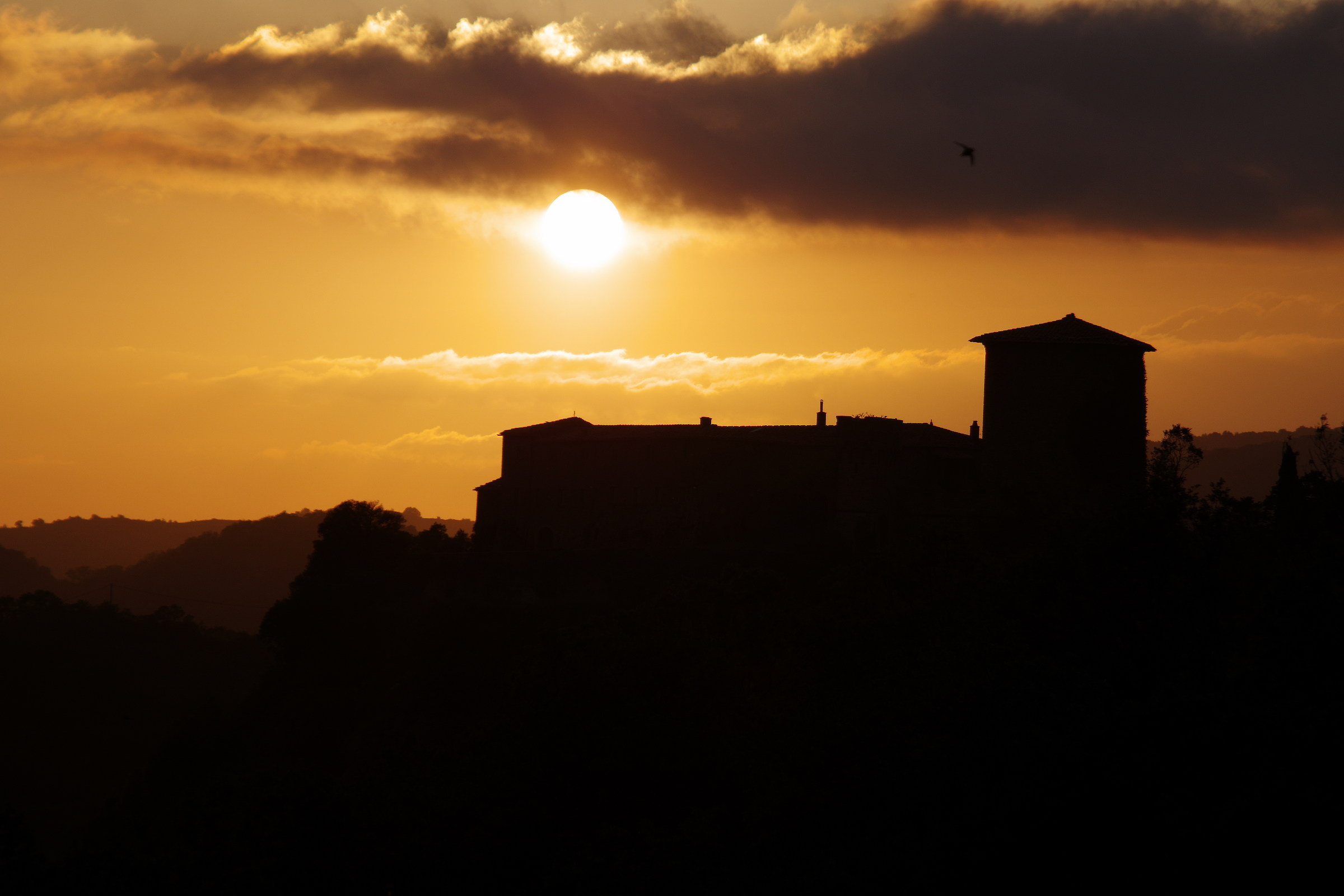 Tramonto sul castello Piccolomini