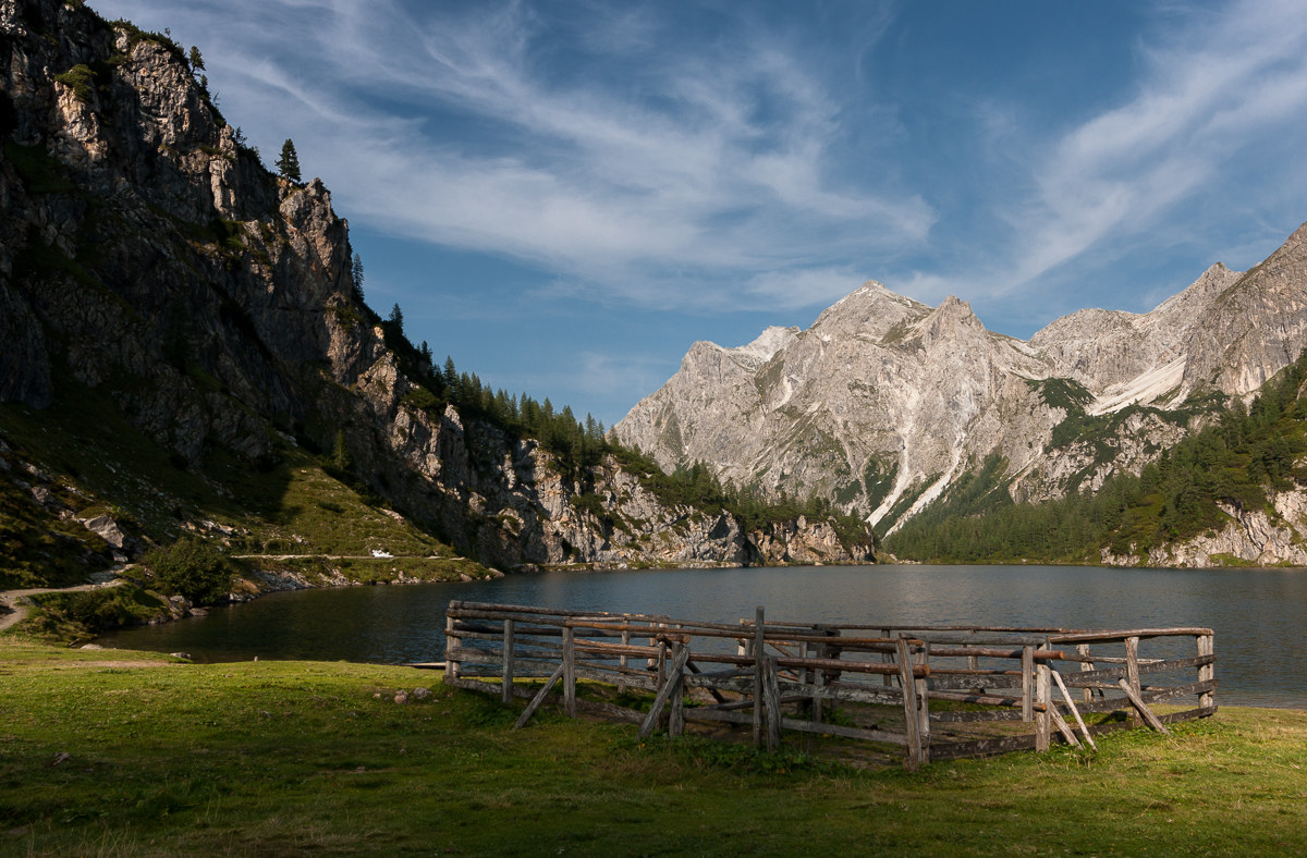 Small lake view fence...