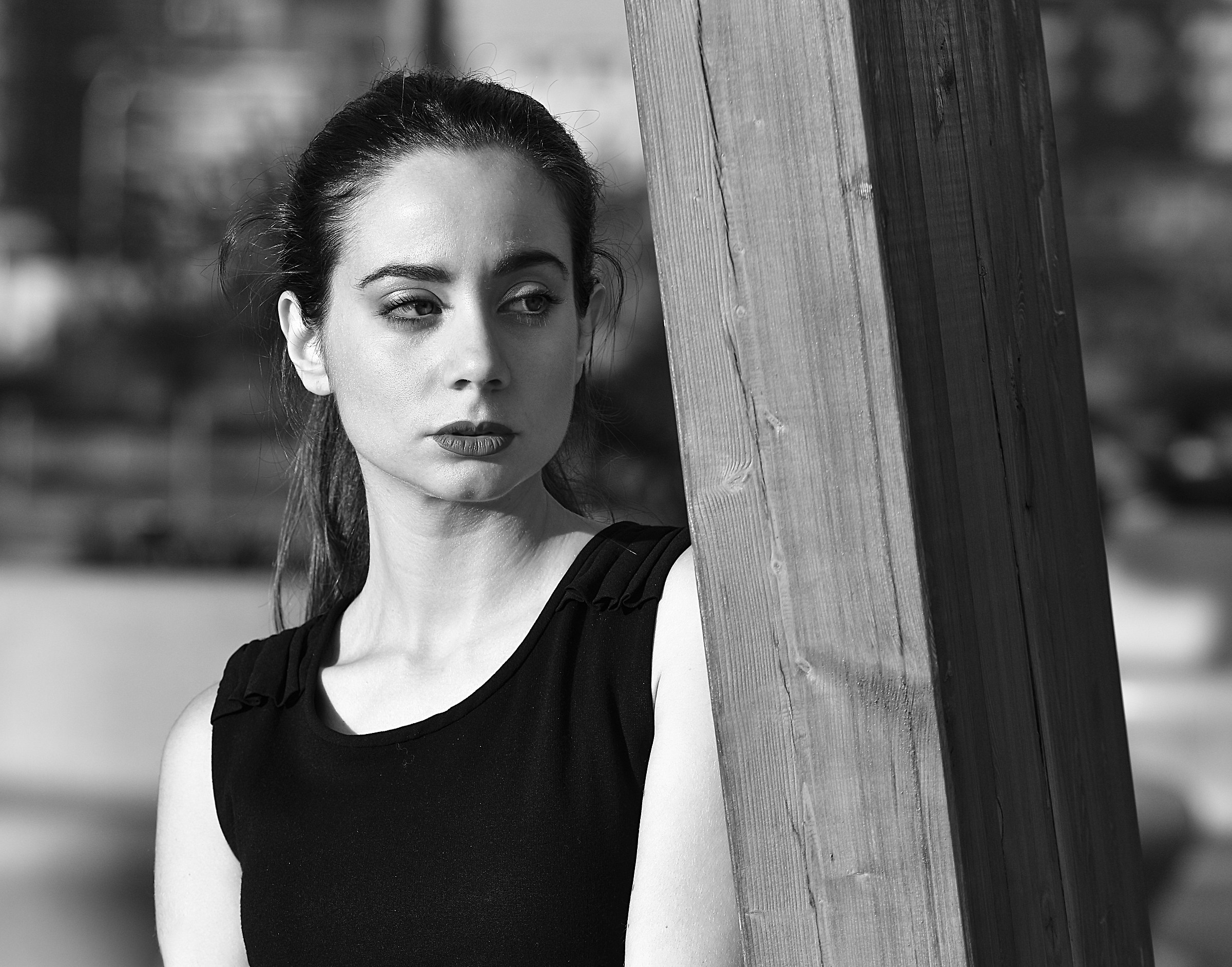 Ragazza in bianconero