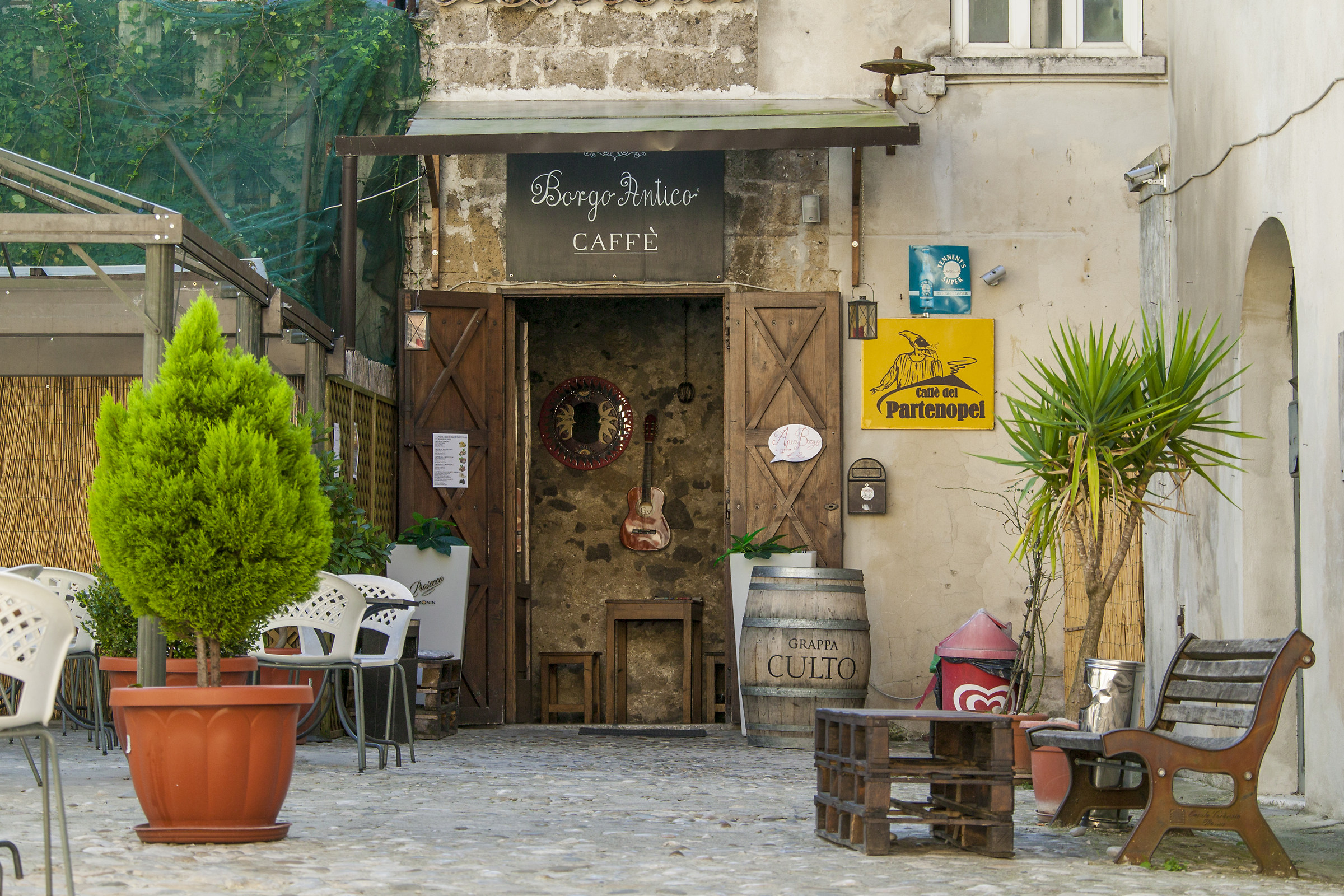 Walking through the alleyways of Caiazzo (CE)