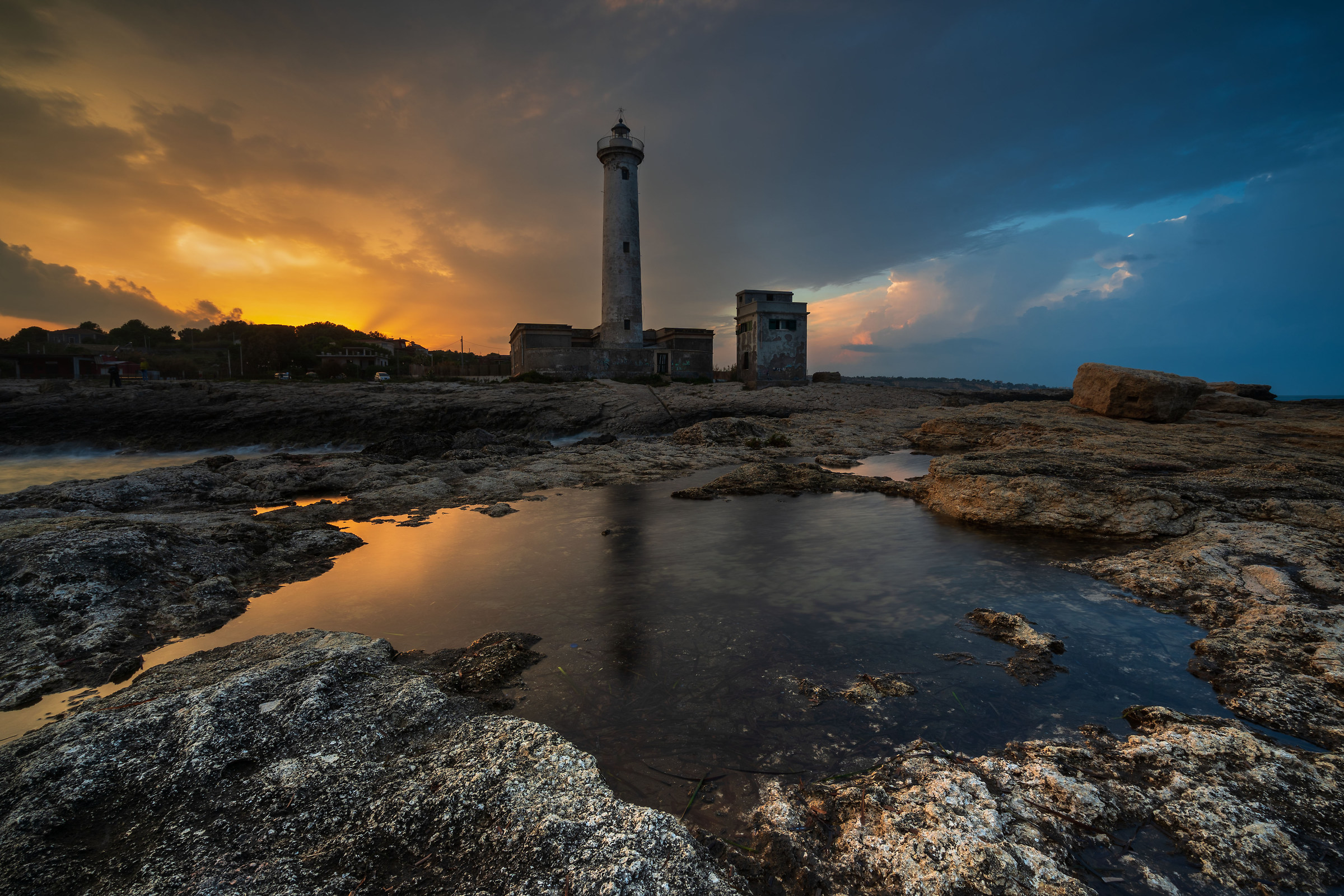Tramonto al faro di Santa Croce