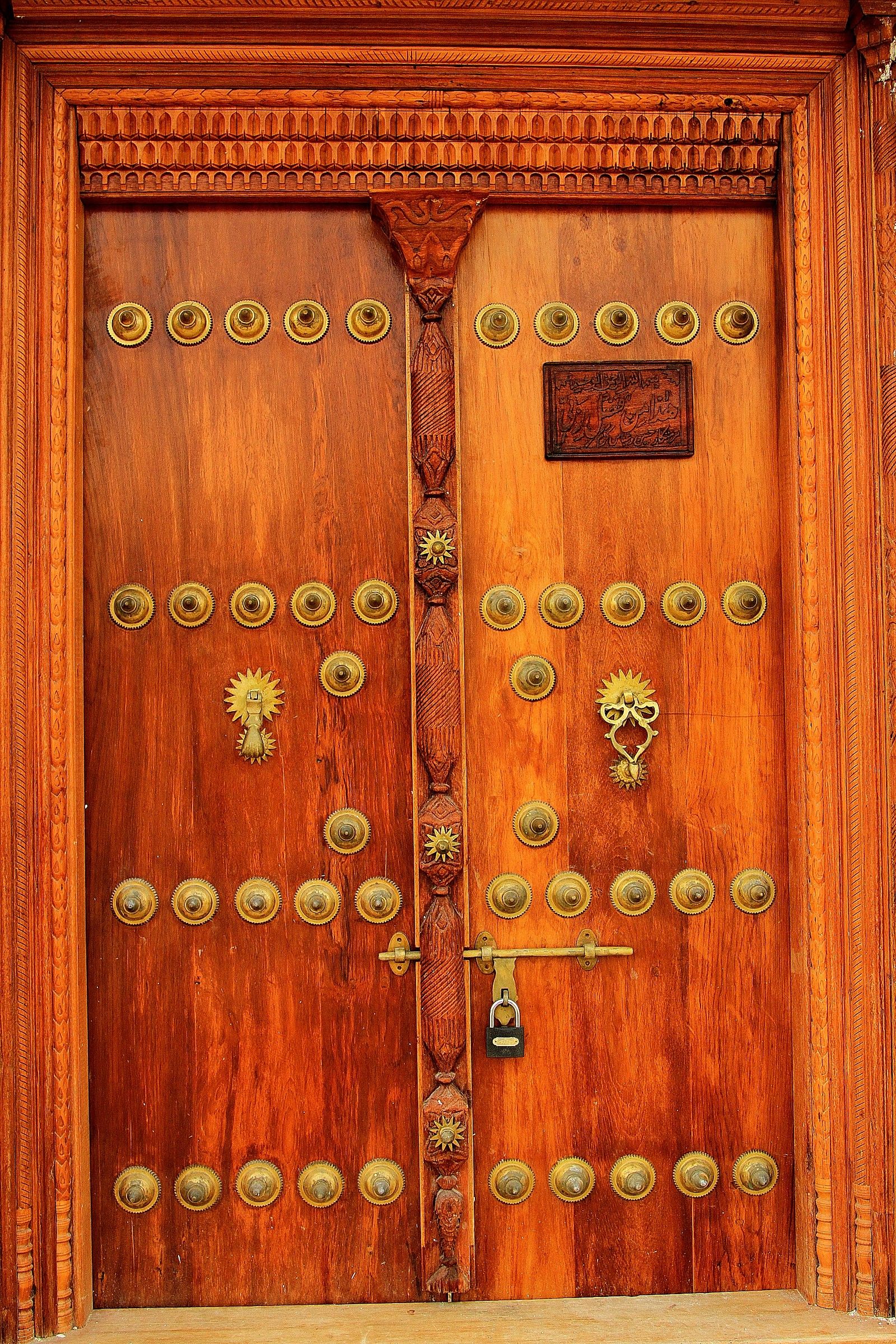bushehrs door3