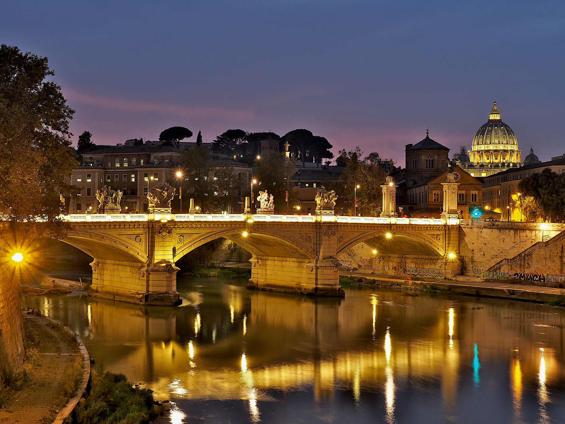 Roma by night