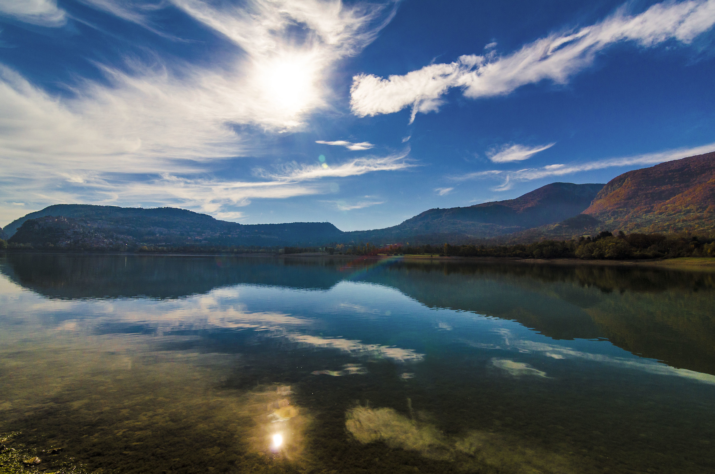Il sole in fondo al lago