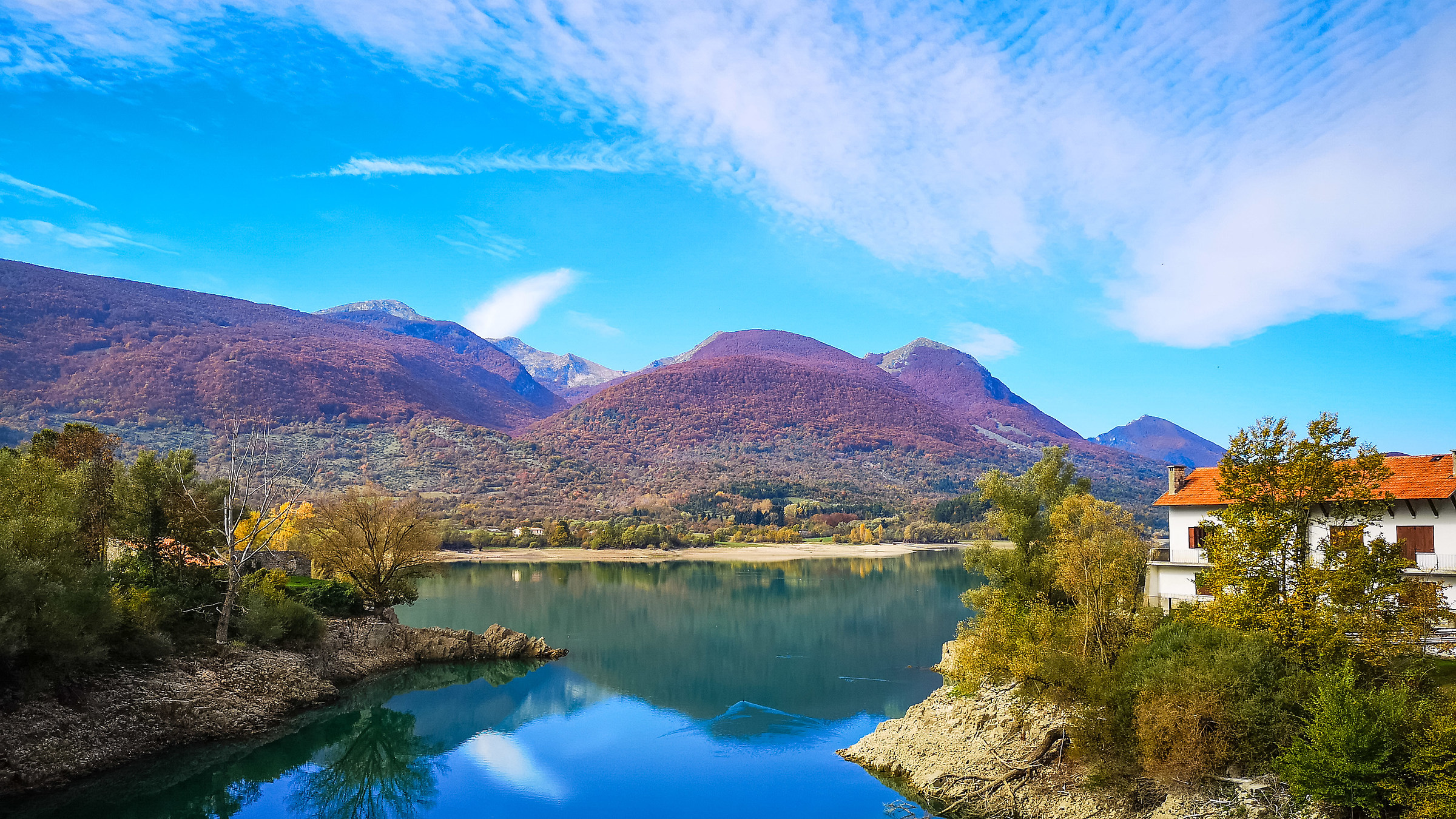 Lago di Barrea . scorcio