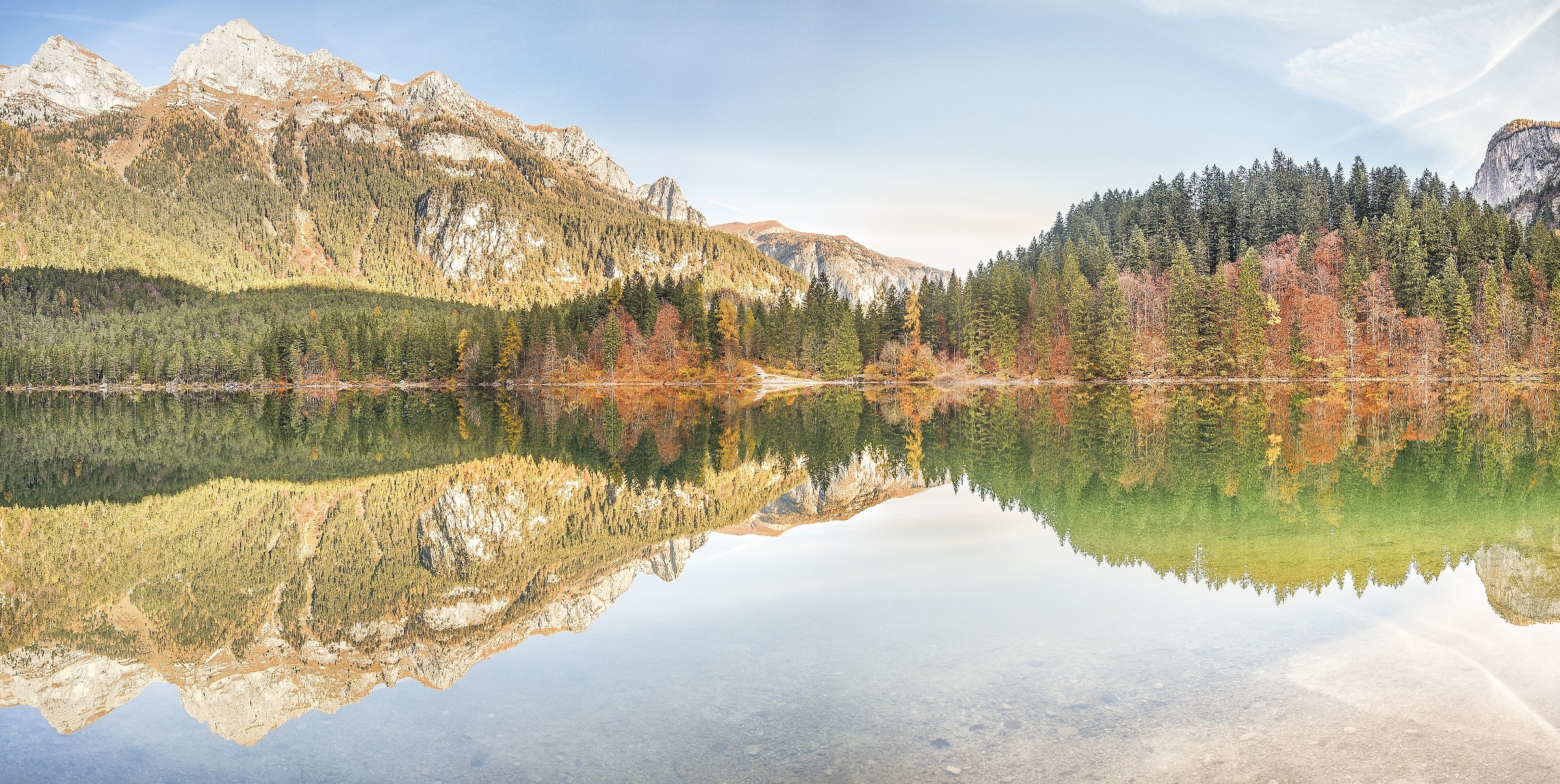 autunno al lago di Tovel -pano