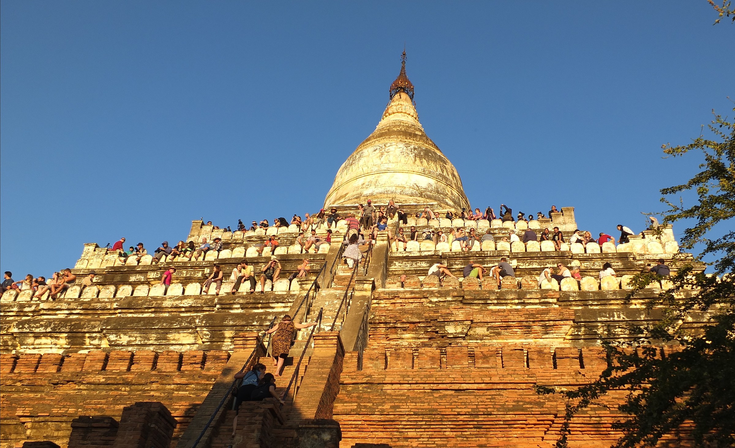 Myanmar/Waiting for the Sunset Bagan