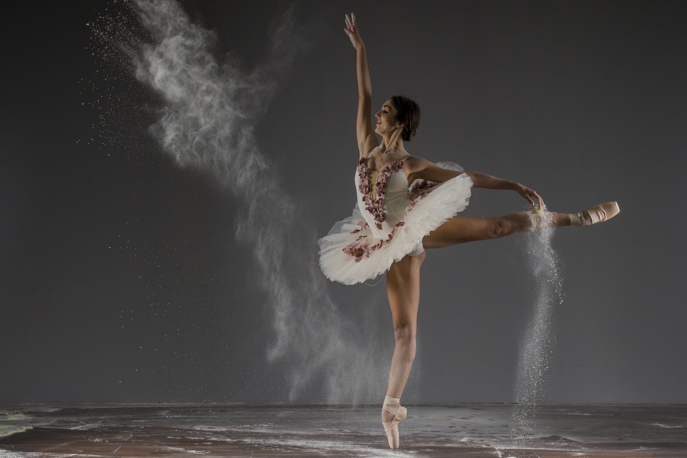 Ballerina con farina