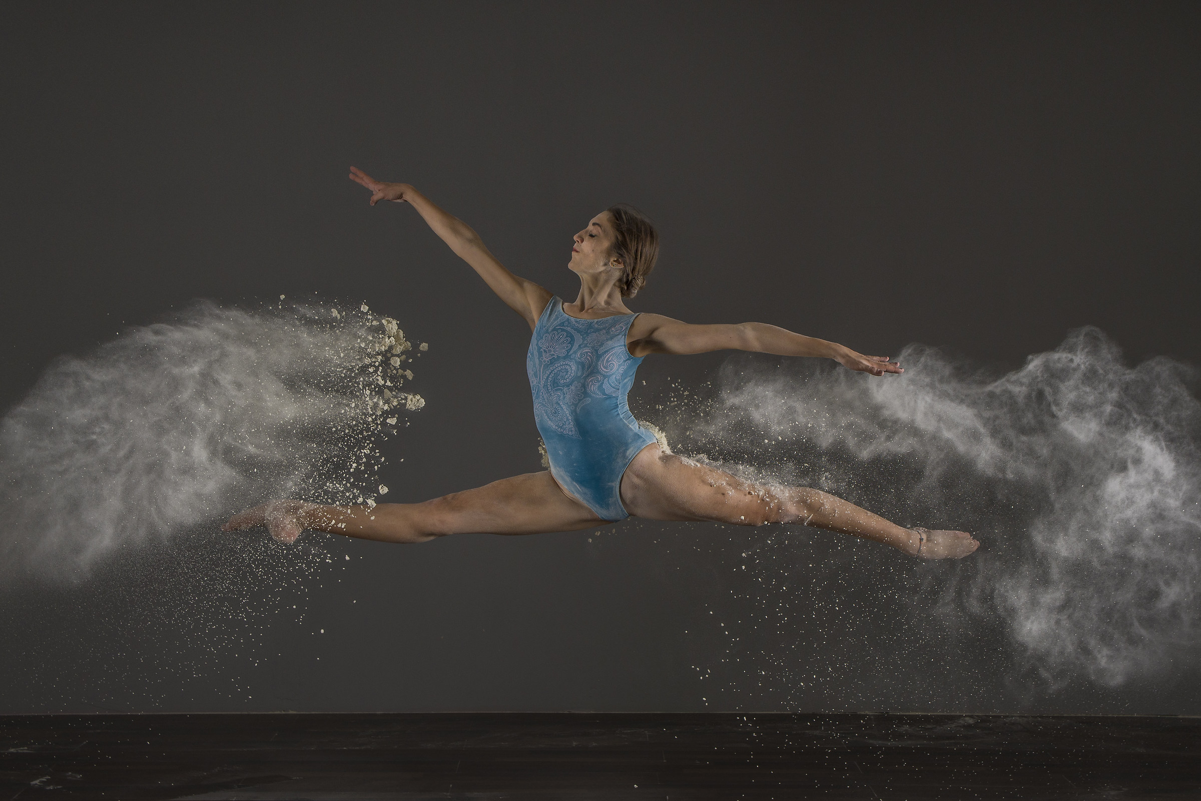 Ballerina con farina