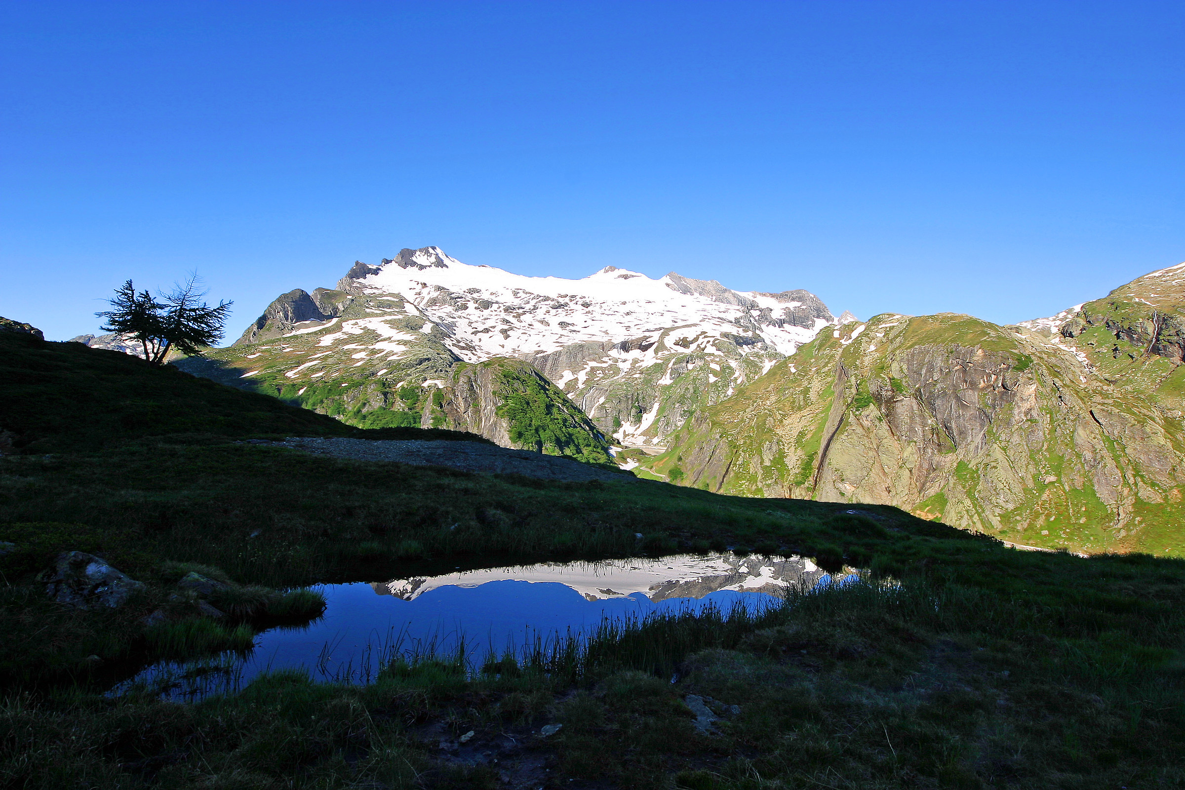 Basodino in the Mirror