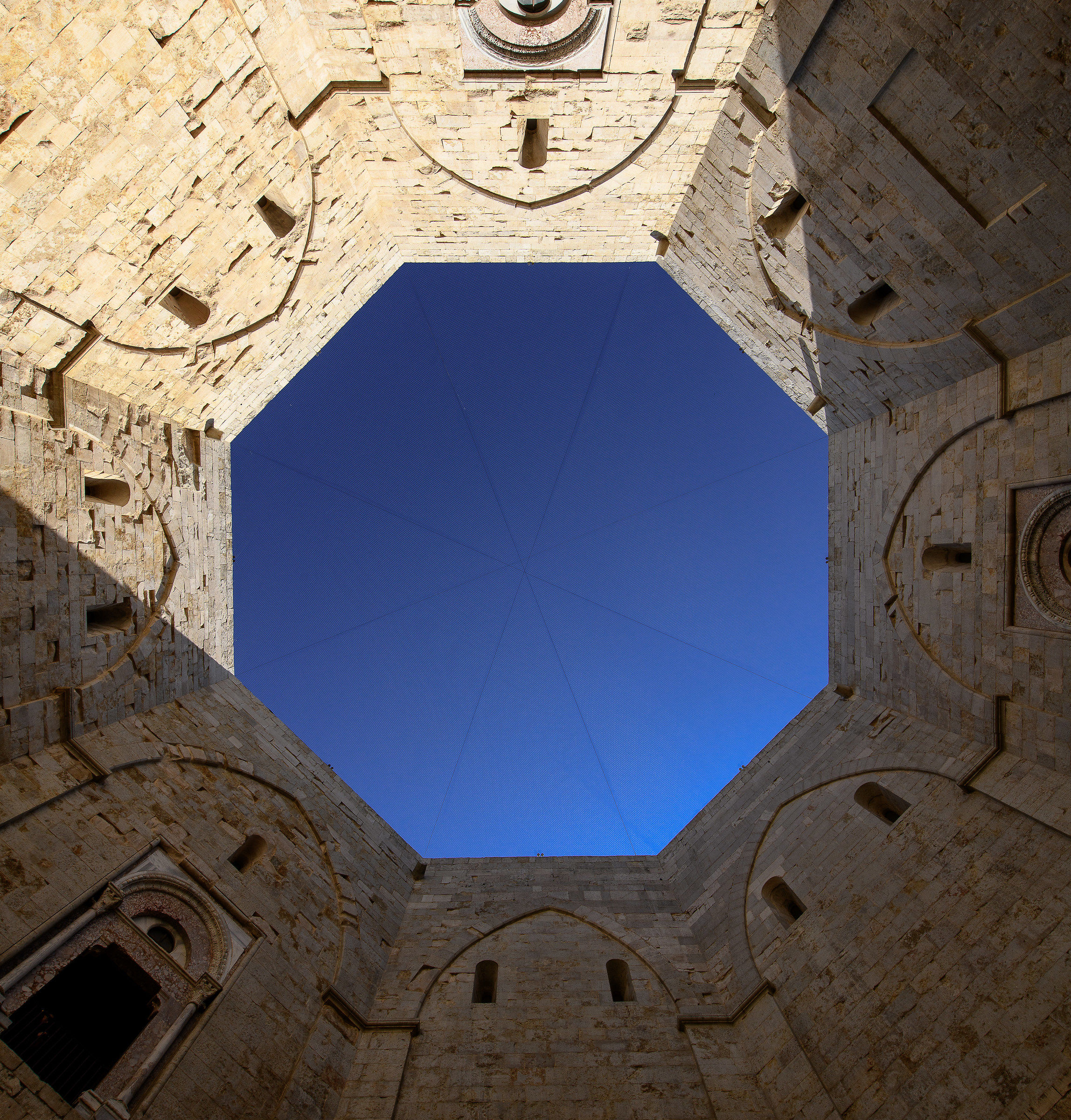 La sommità ottagonale di Castel del Monte