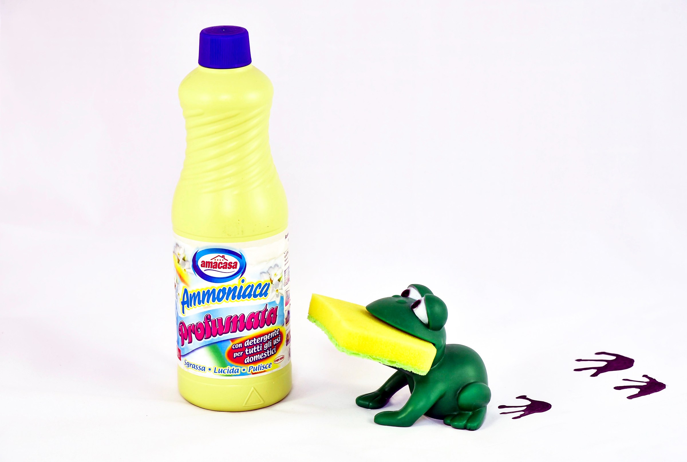 Someone is having fun doing the cleaning ?