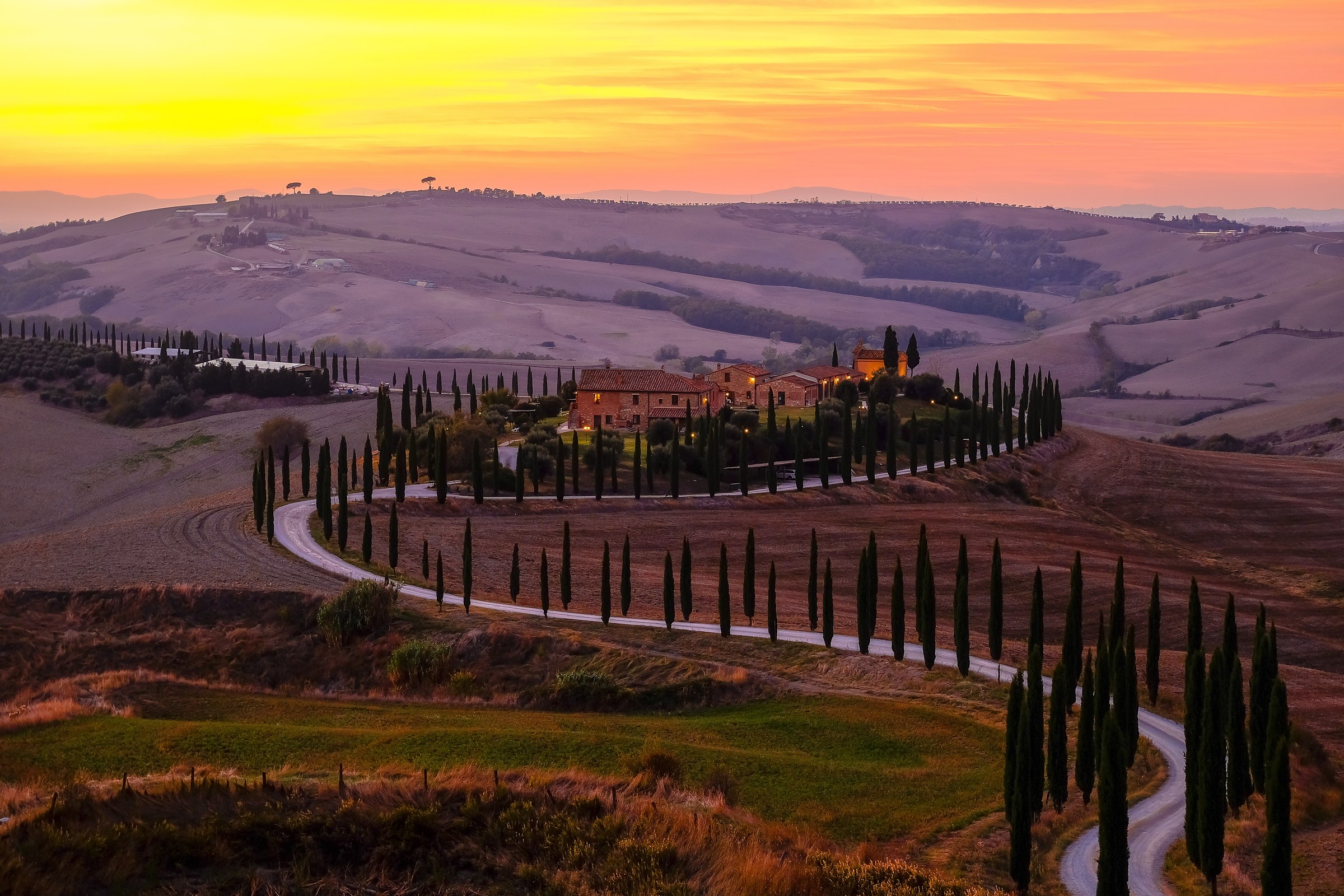 Classic Siena, Agriturismo Baccoleno at sunset