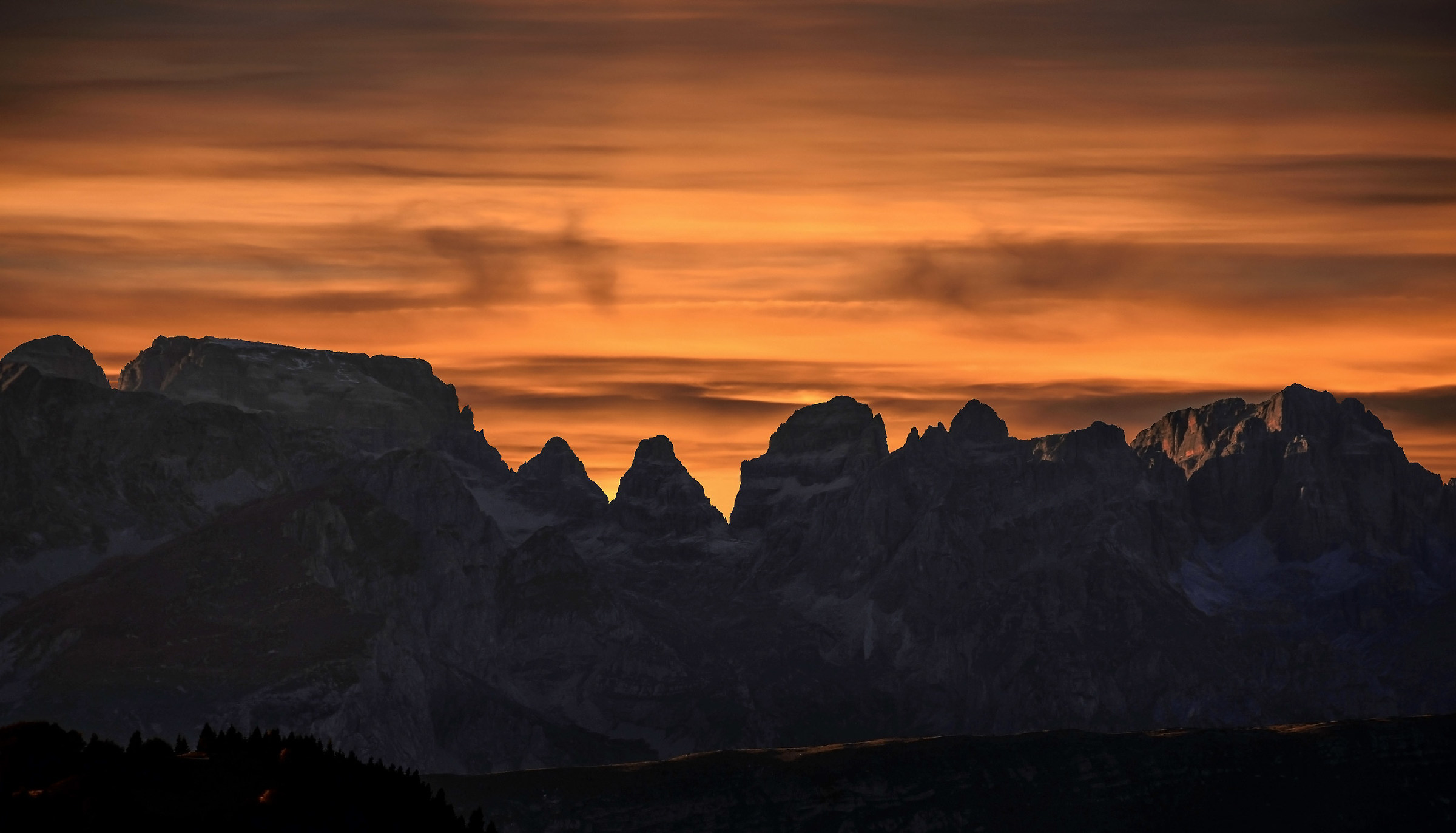 Dolomiti di Brenta in silhouette