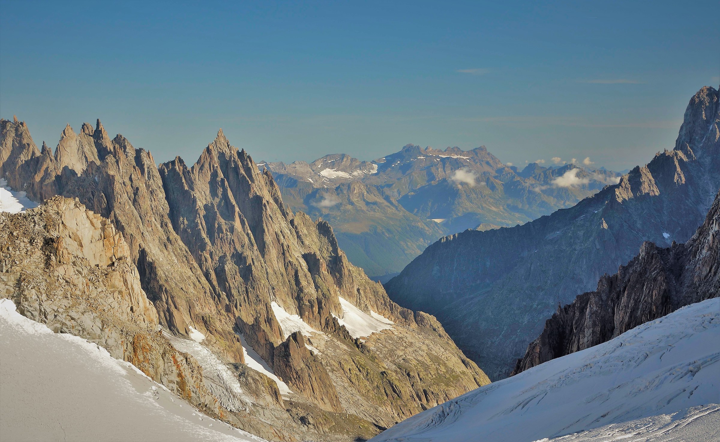 Below you the Glacier du Tacul and the background Les