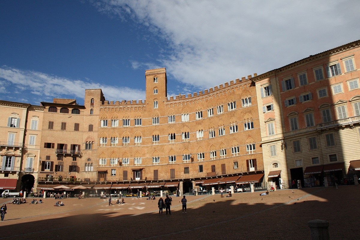 Piazza del Palio 2
