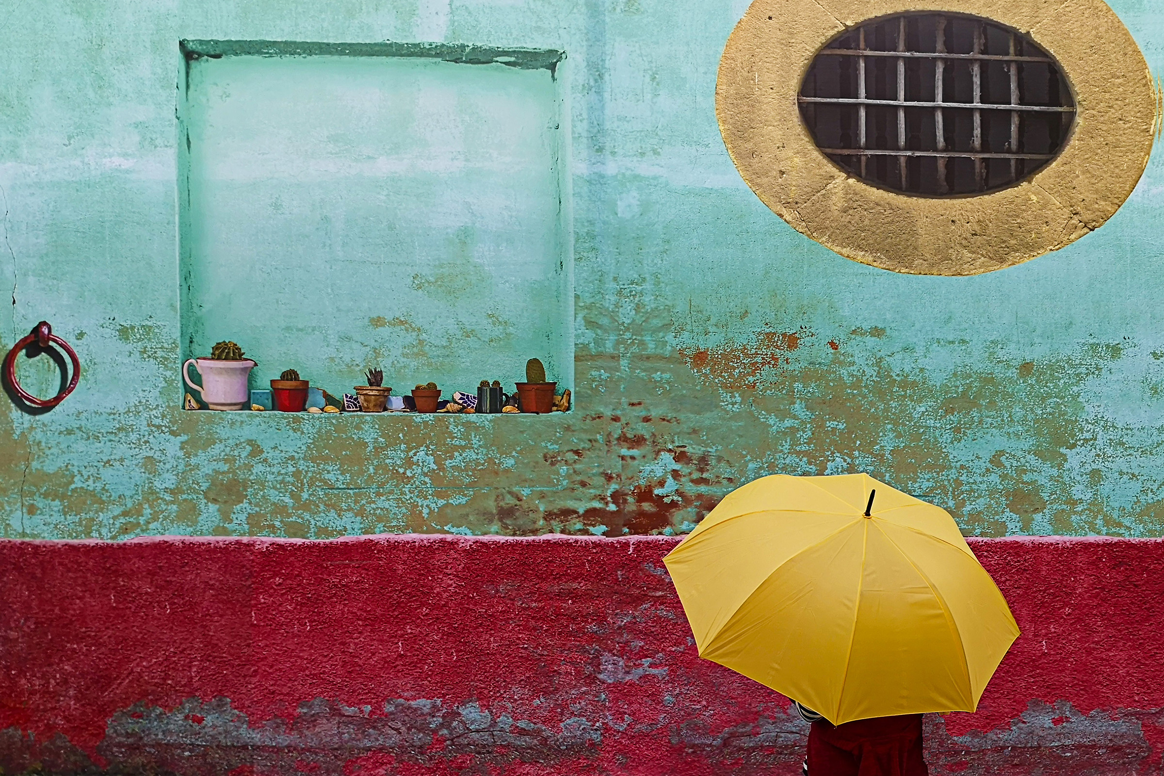 The yellow umbrella