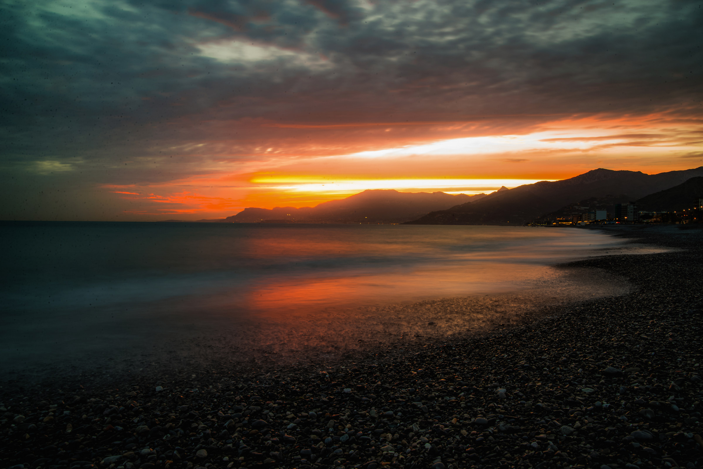 Geniale questa cosa che i giorni finiscono...