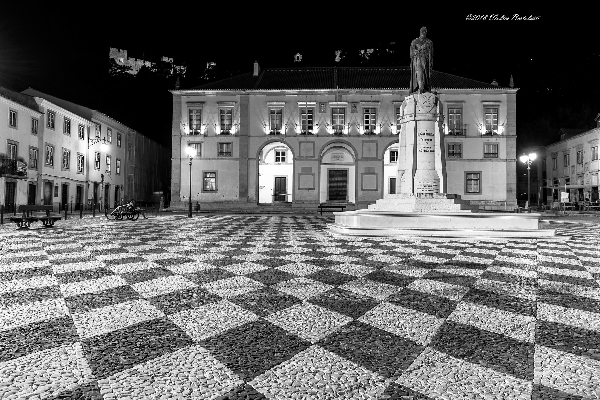 Tomar, la piazza del templare