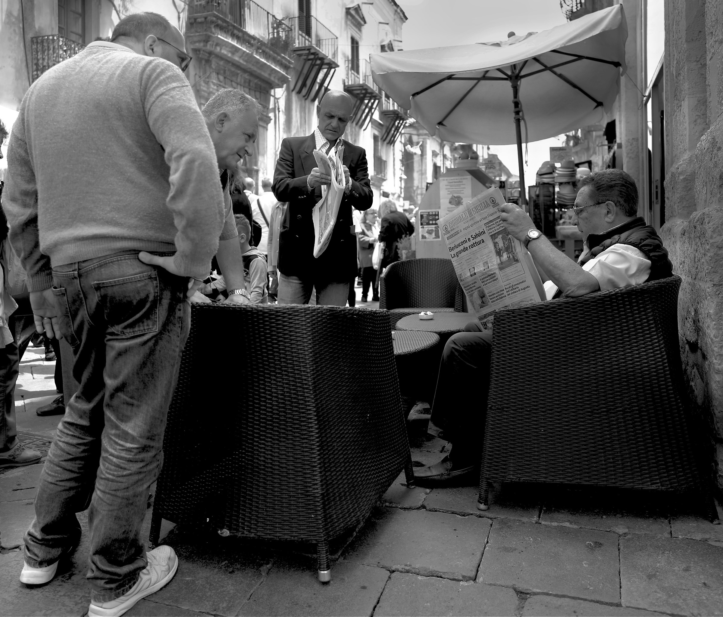 In Genoa everyone reads alone! A known you aggregate!