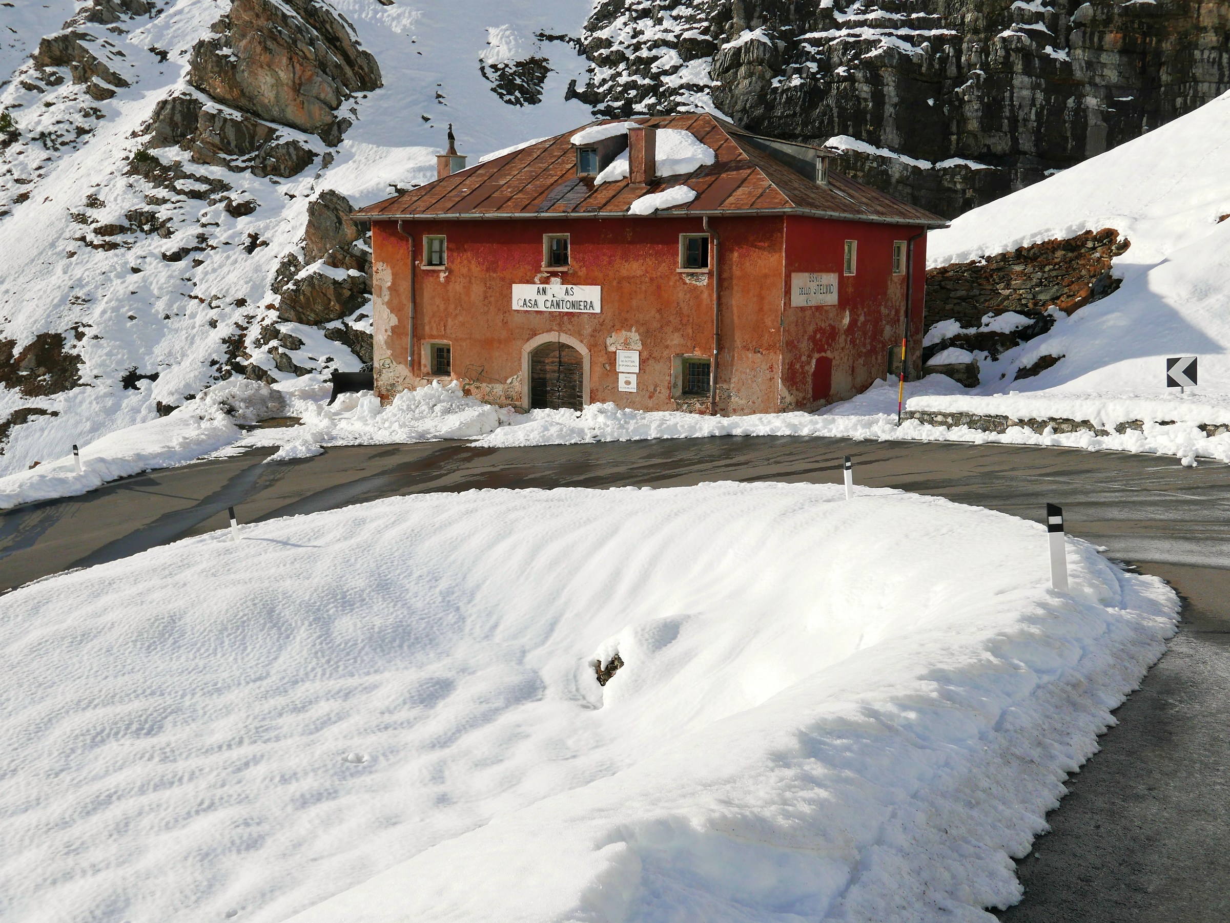 Cantoniera Passo Stelvio Neve
