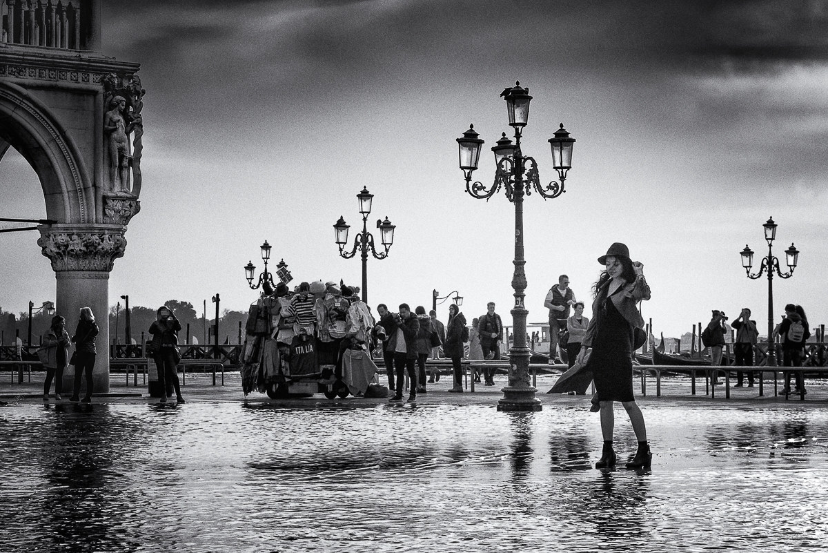 She Walk in the water