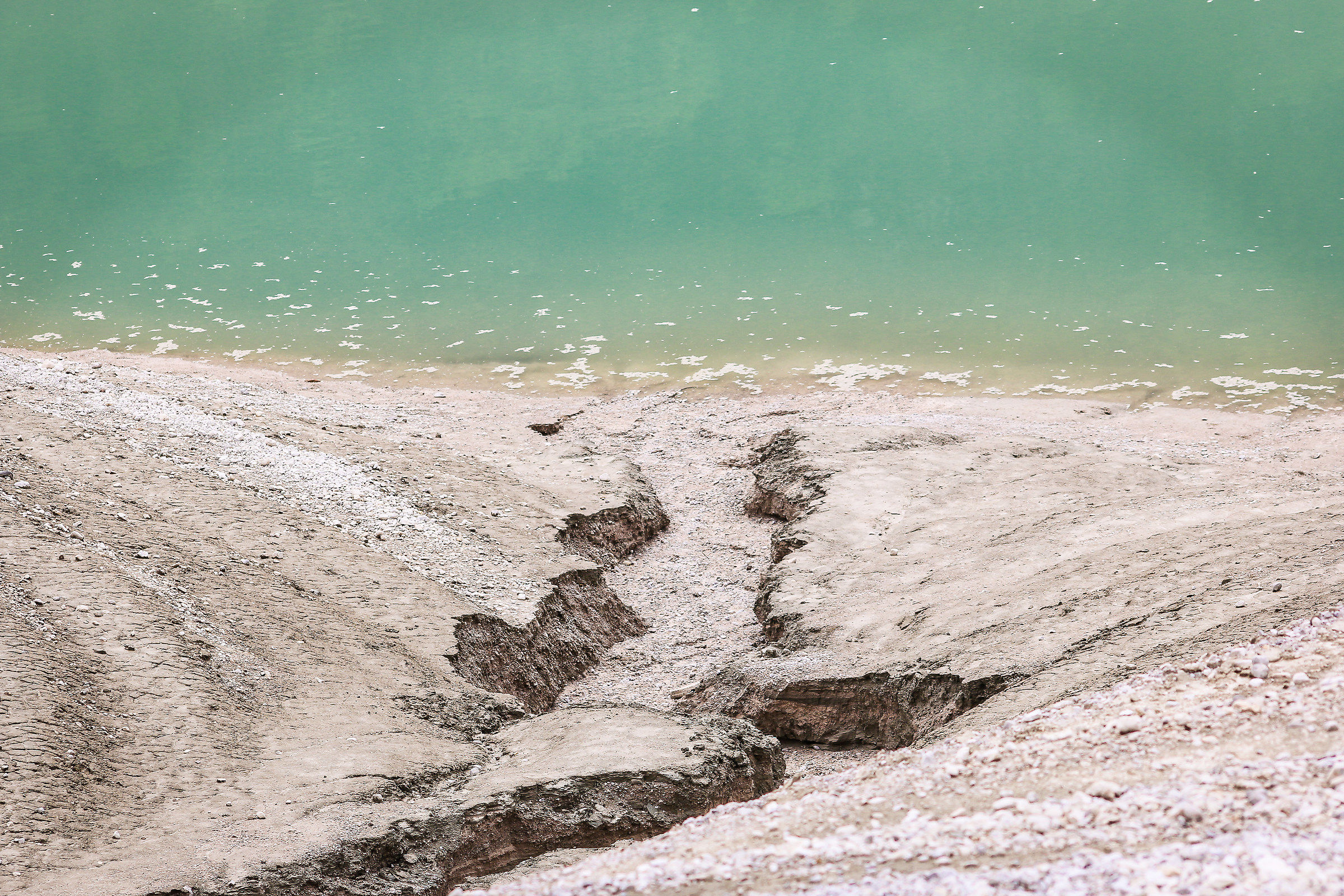 It looked like a fault, the reality is just a backdrop