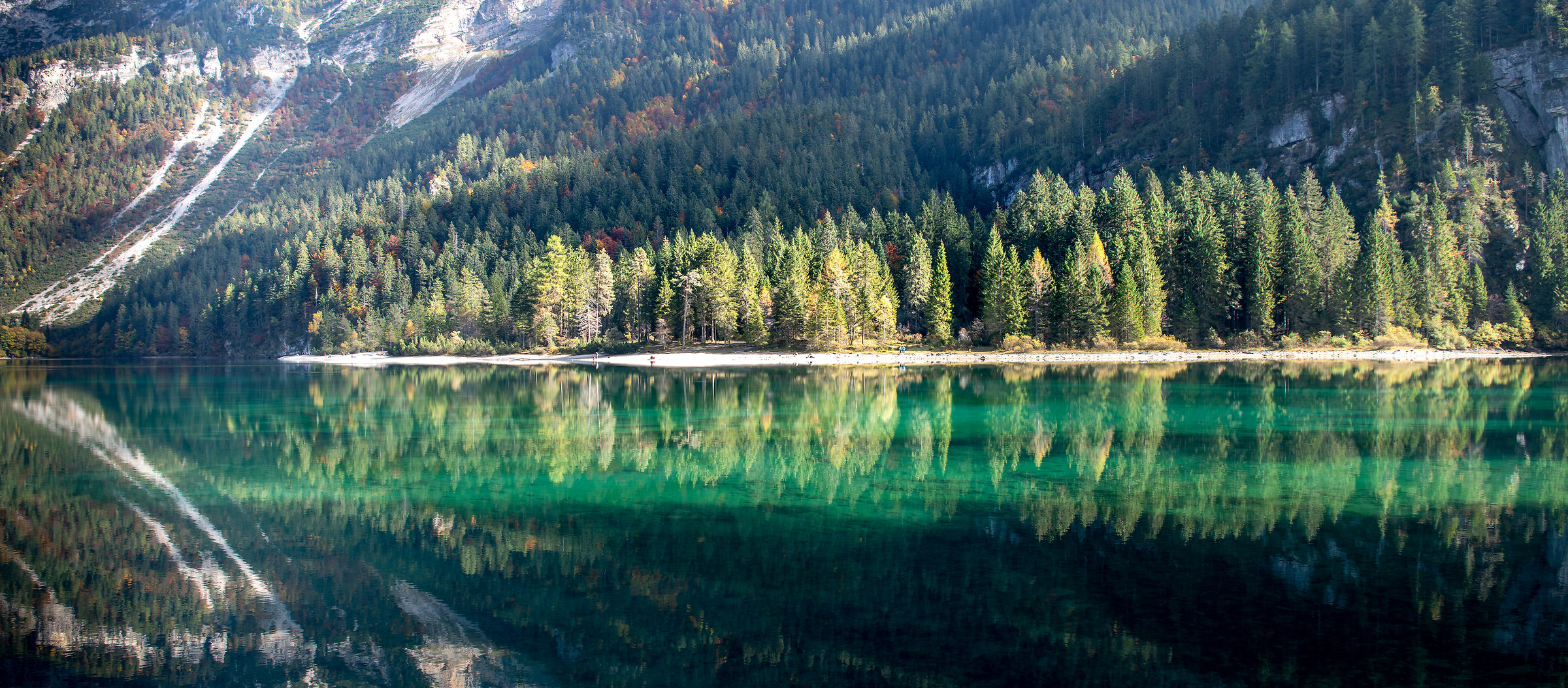 Ottobre sul lago di Tovel
