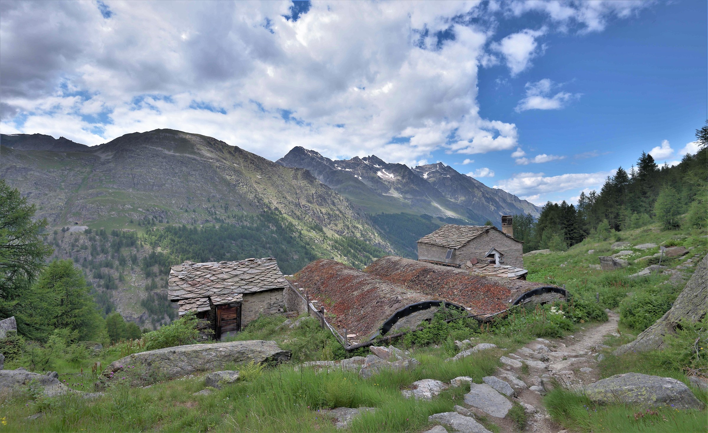 Old abandoned barn Lavasey m 2194