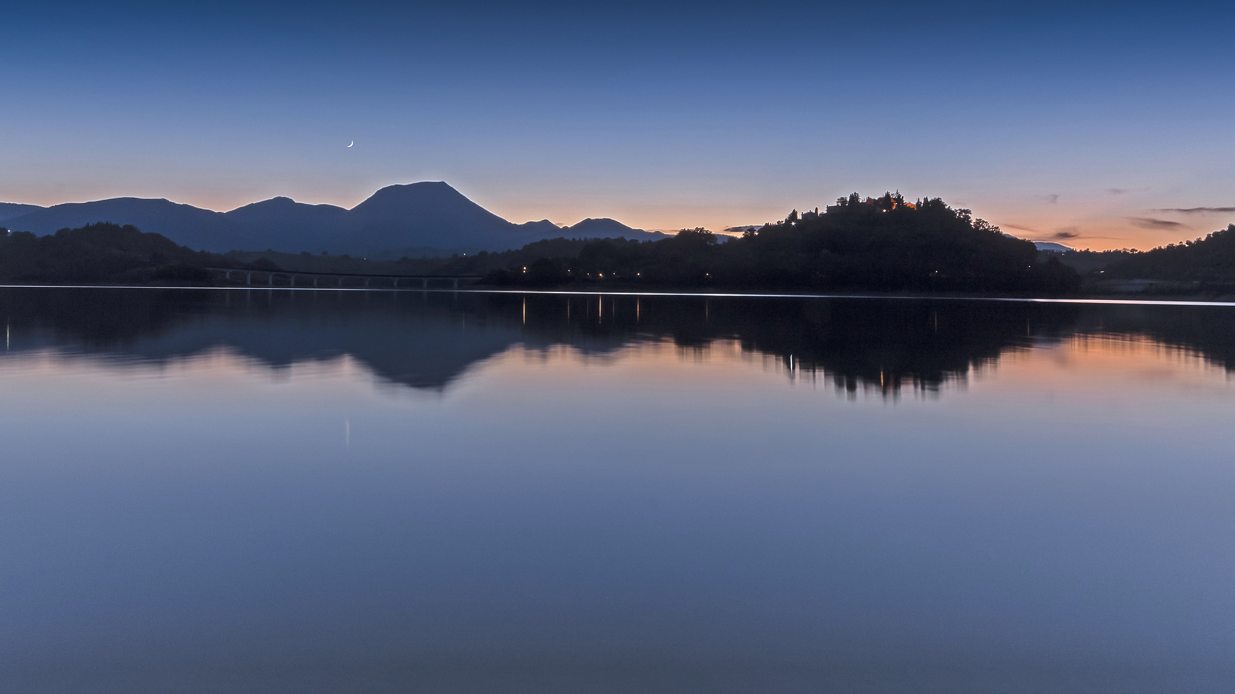 Blue Hour at the lake of Castreccioni-Cingoli