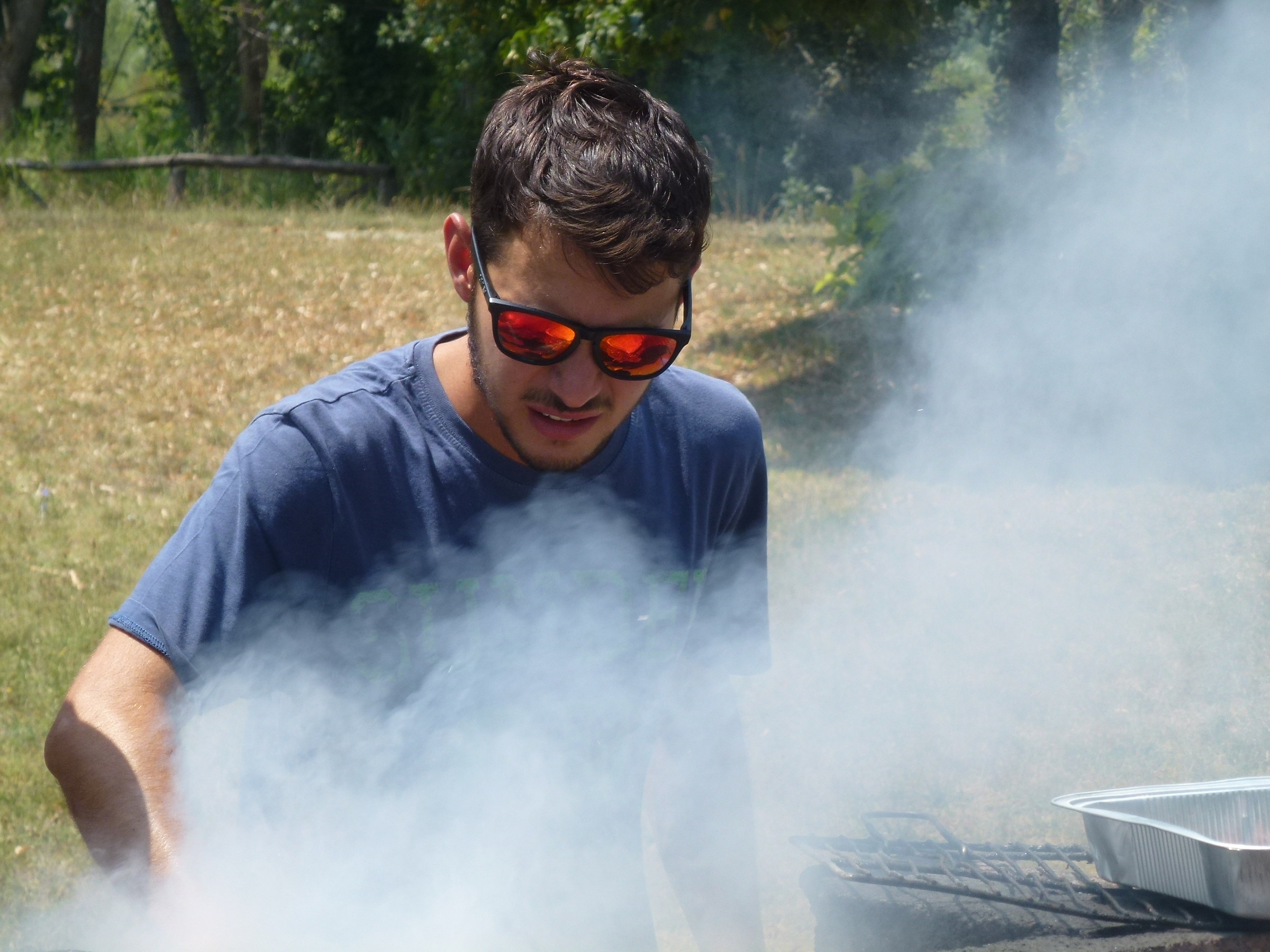 L'eterna lotta con i fumi della griglia