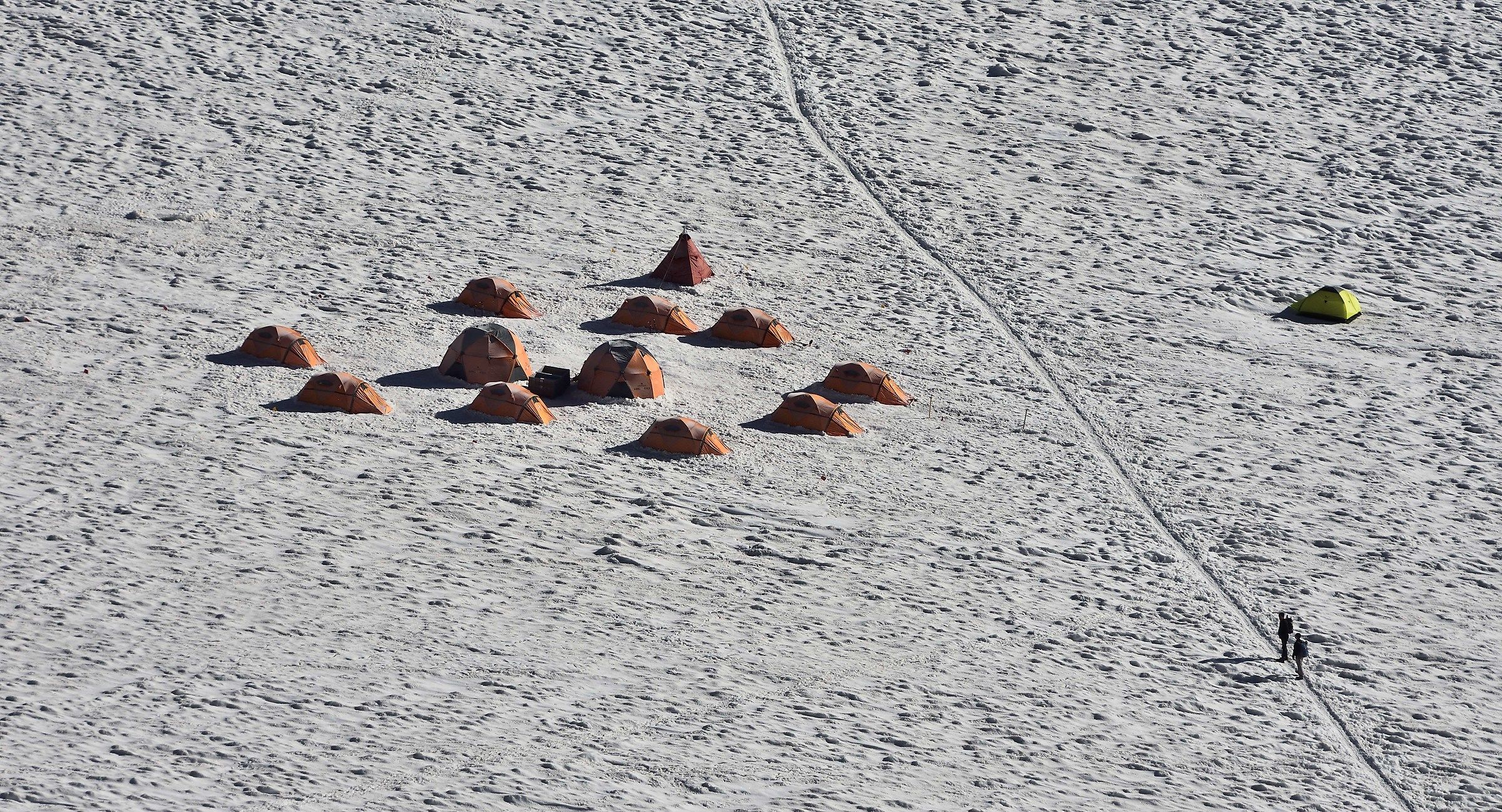 Traffic on the giant glacier